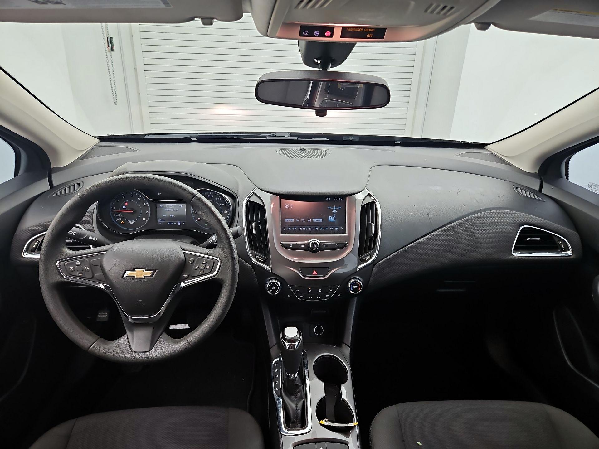 Thumbnail: 2017 Chevrolet Cruze - 9