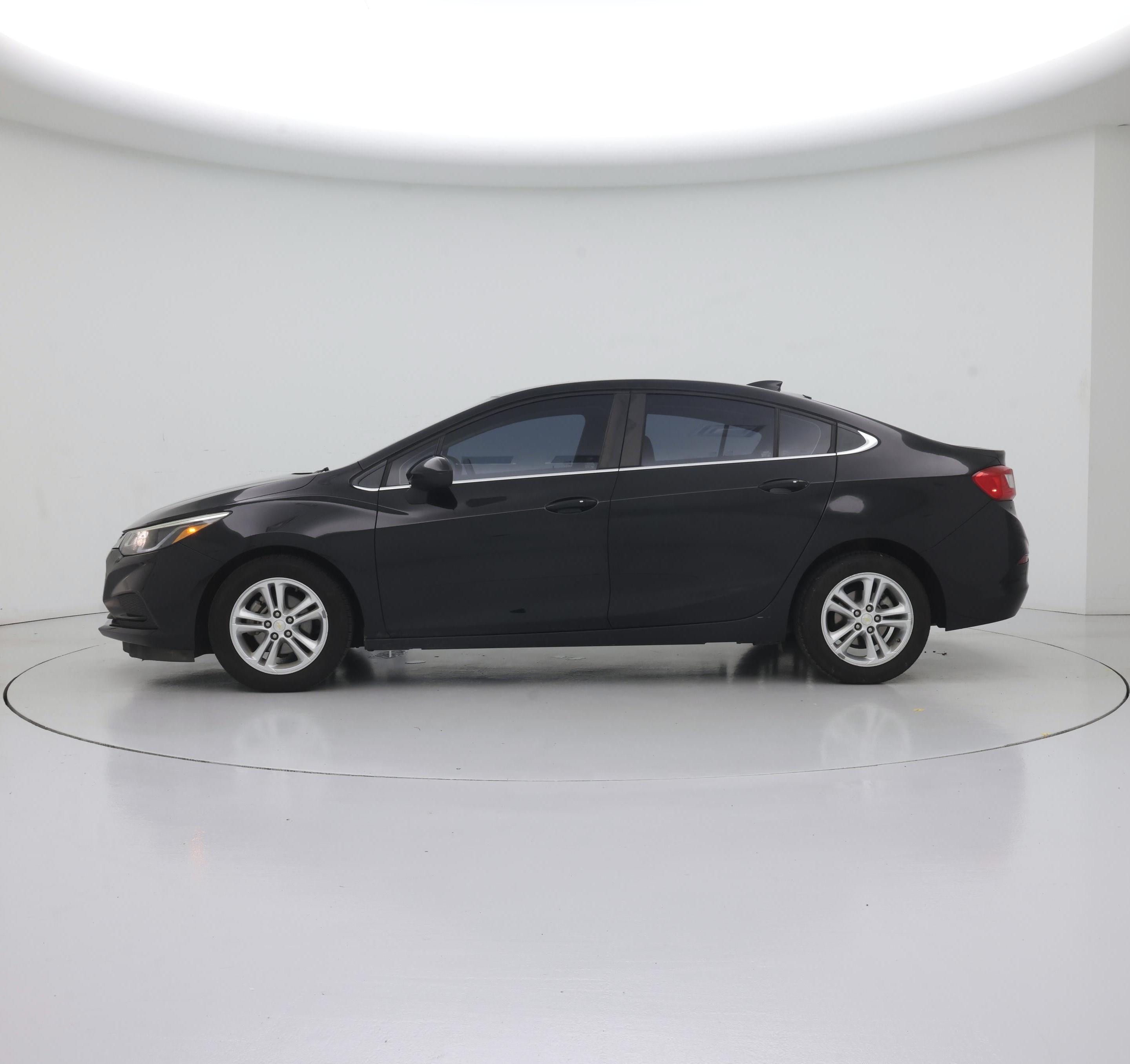 Thumbnail: 2017 Chevrolet Cruze - 3