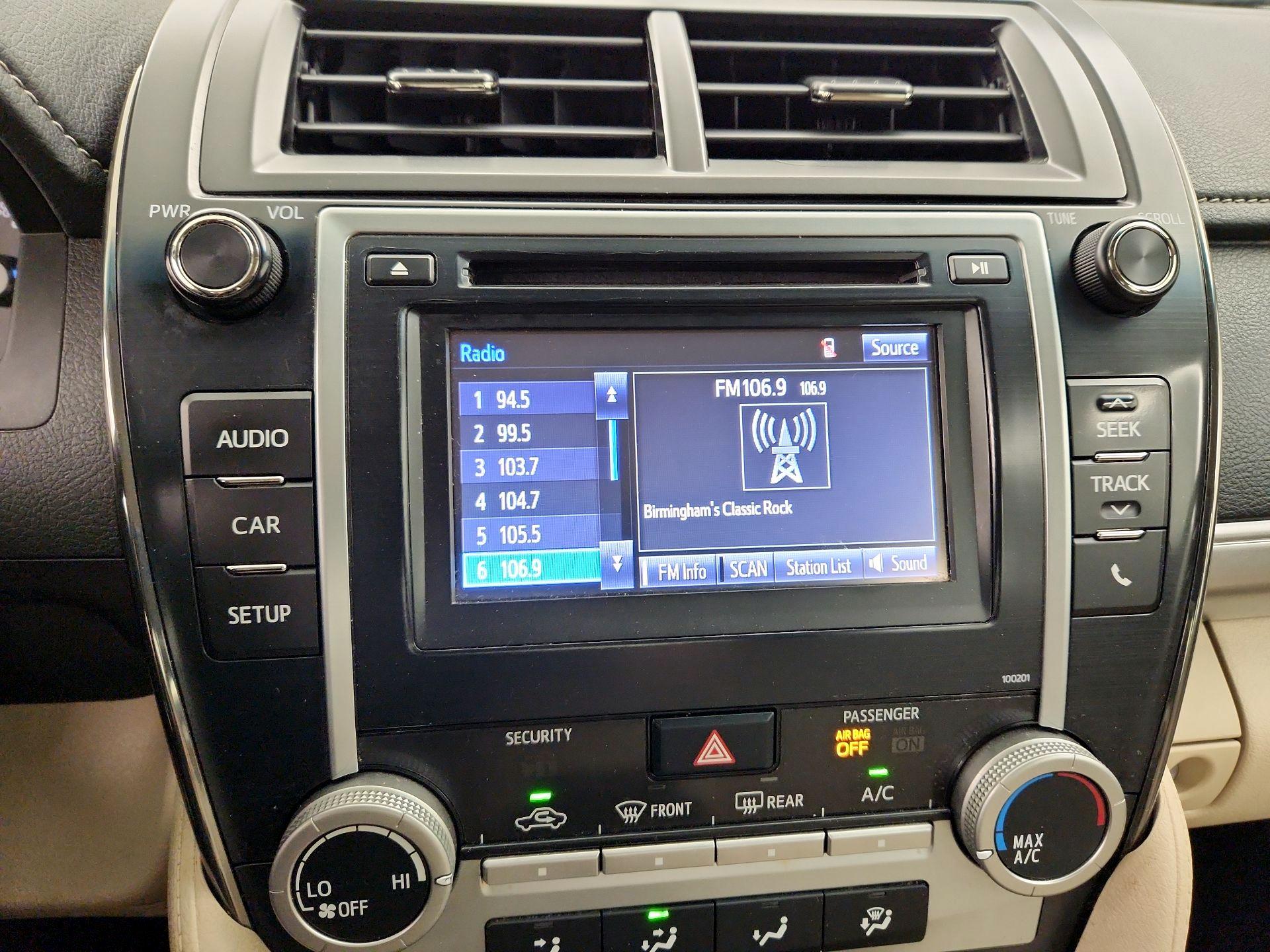 Thumbnail: 2014 Toyota Camry - 15