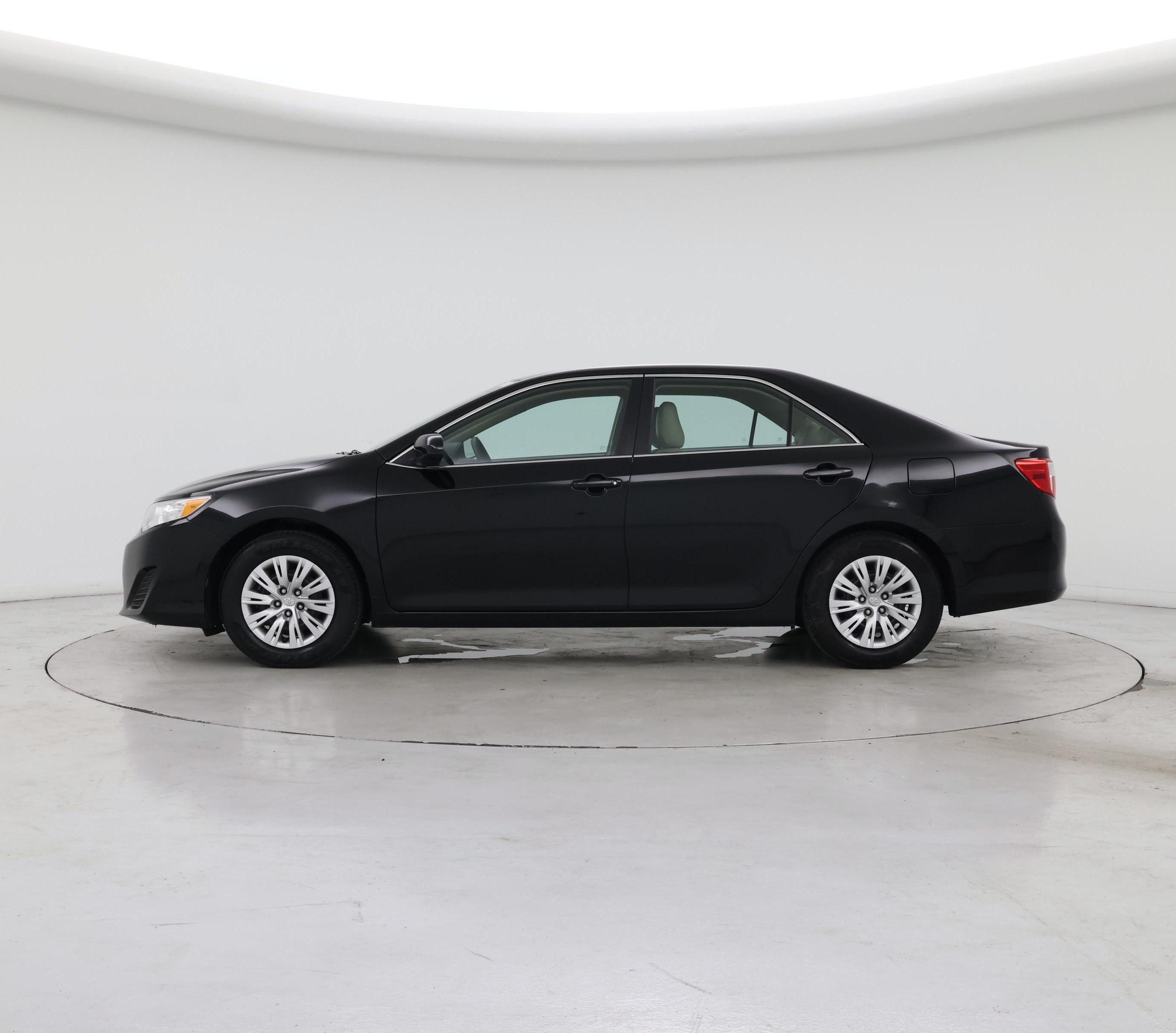 Thumbnail: 2014 Toyota Camry - 3