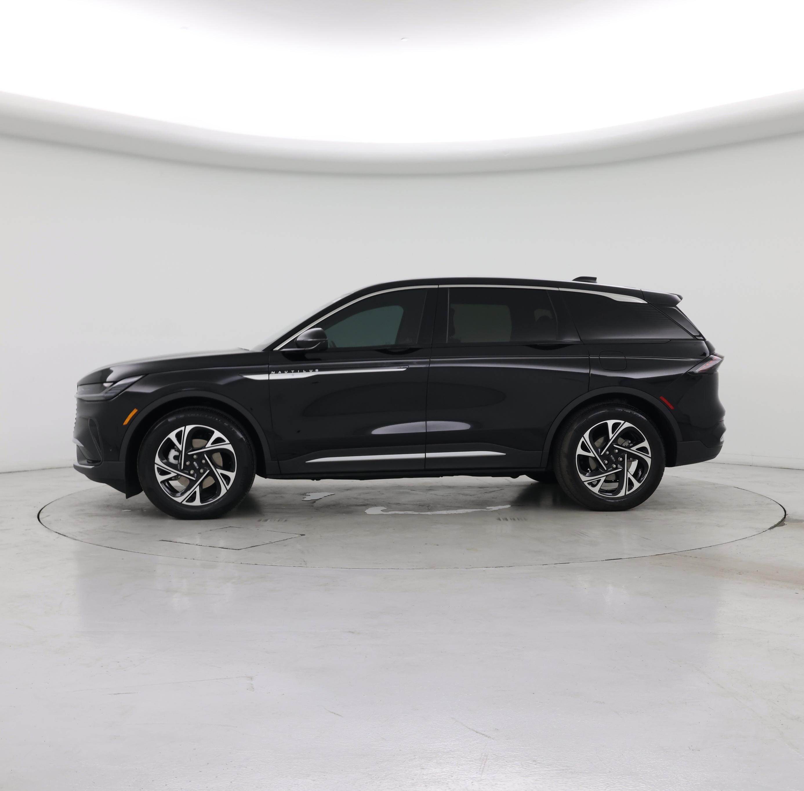 Thumbnail: 2024 Lincoln Nautilus - 3