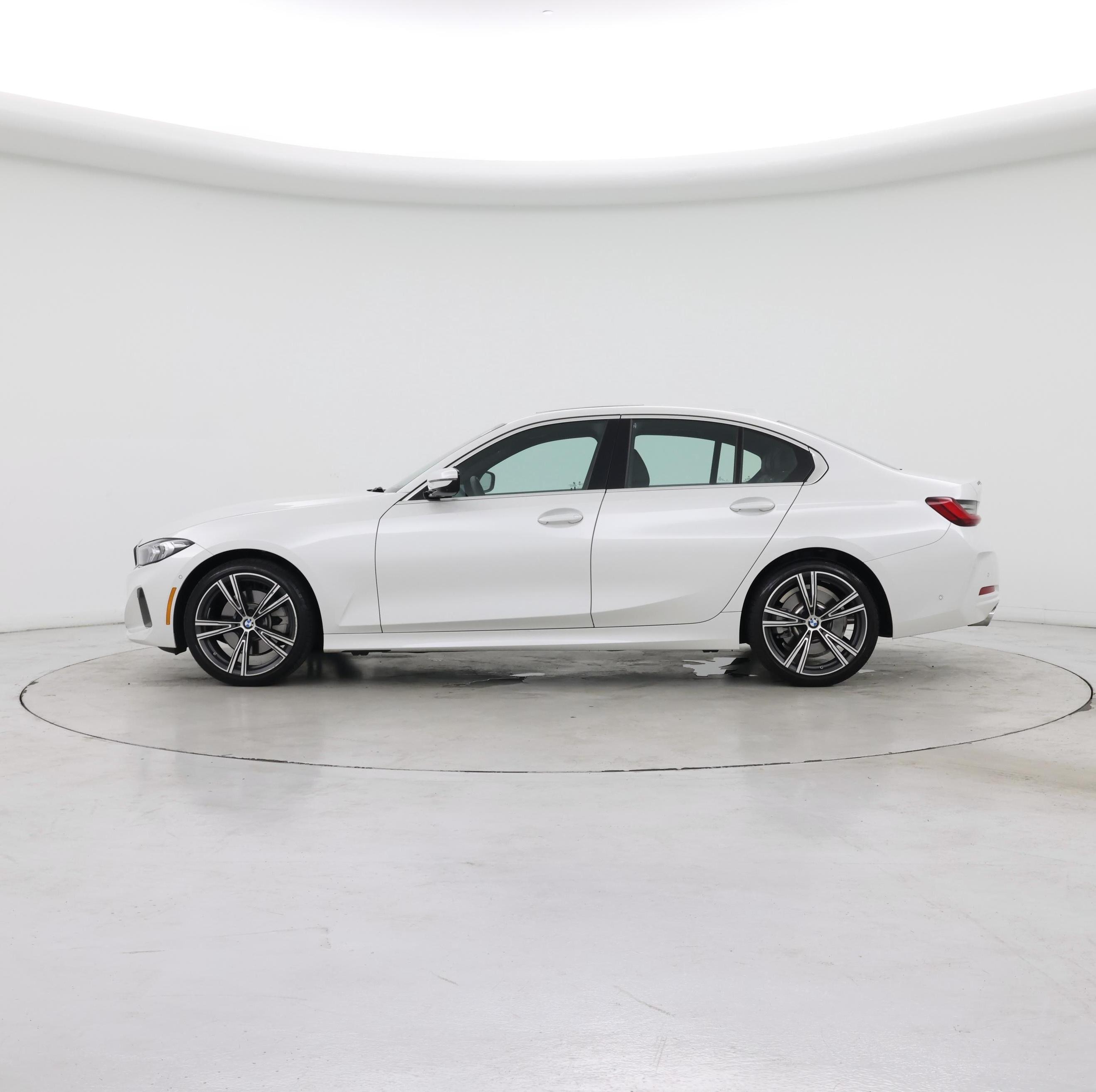 Thumbnail: 2024 BMW 3 Series - 3