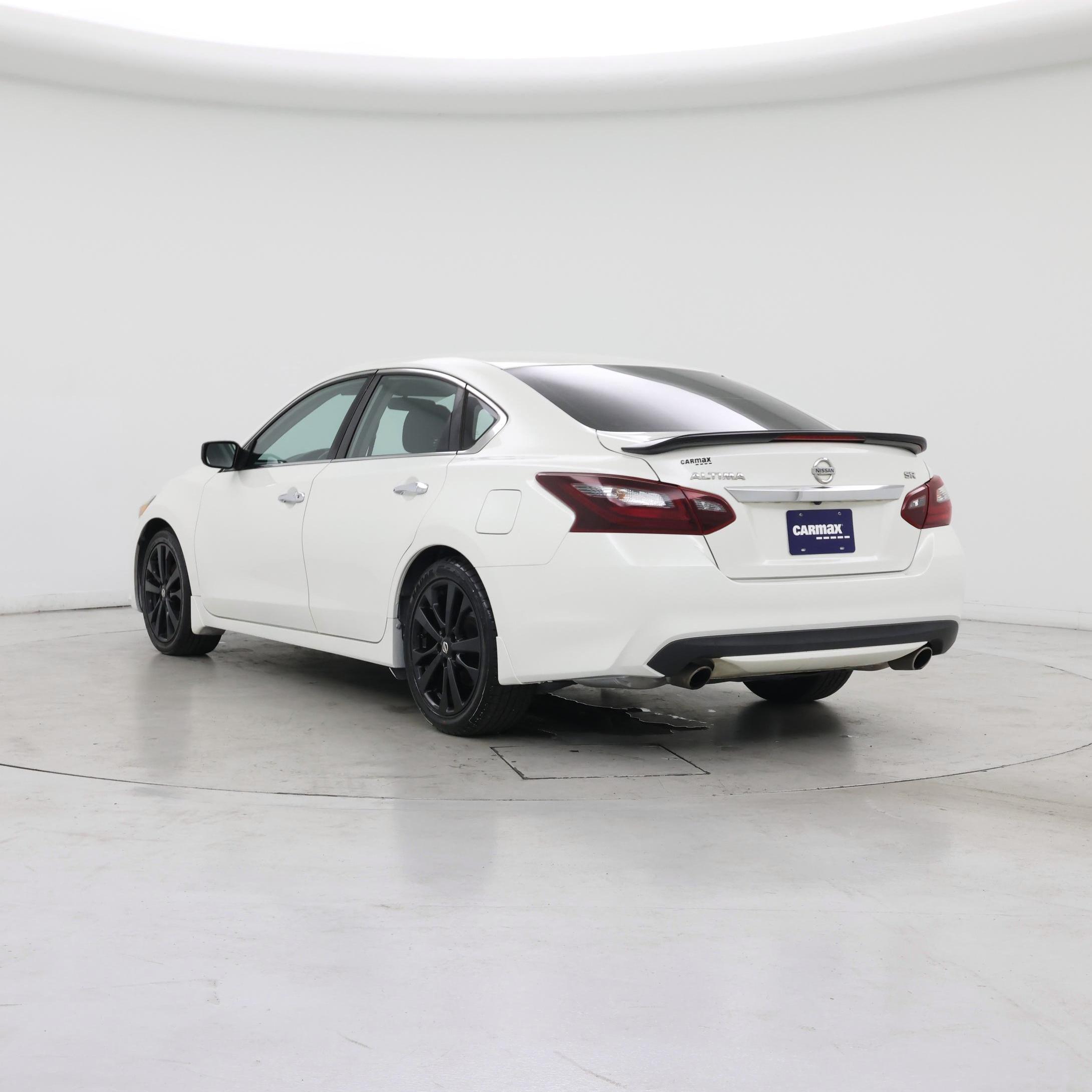 Thumbnail: 2017 Nissan Altima - 2
