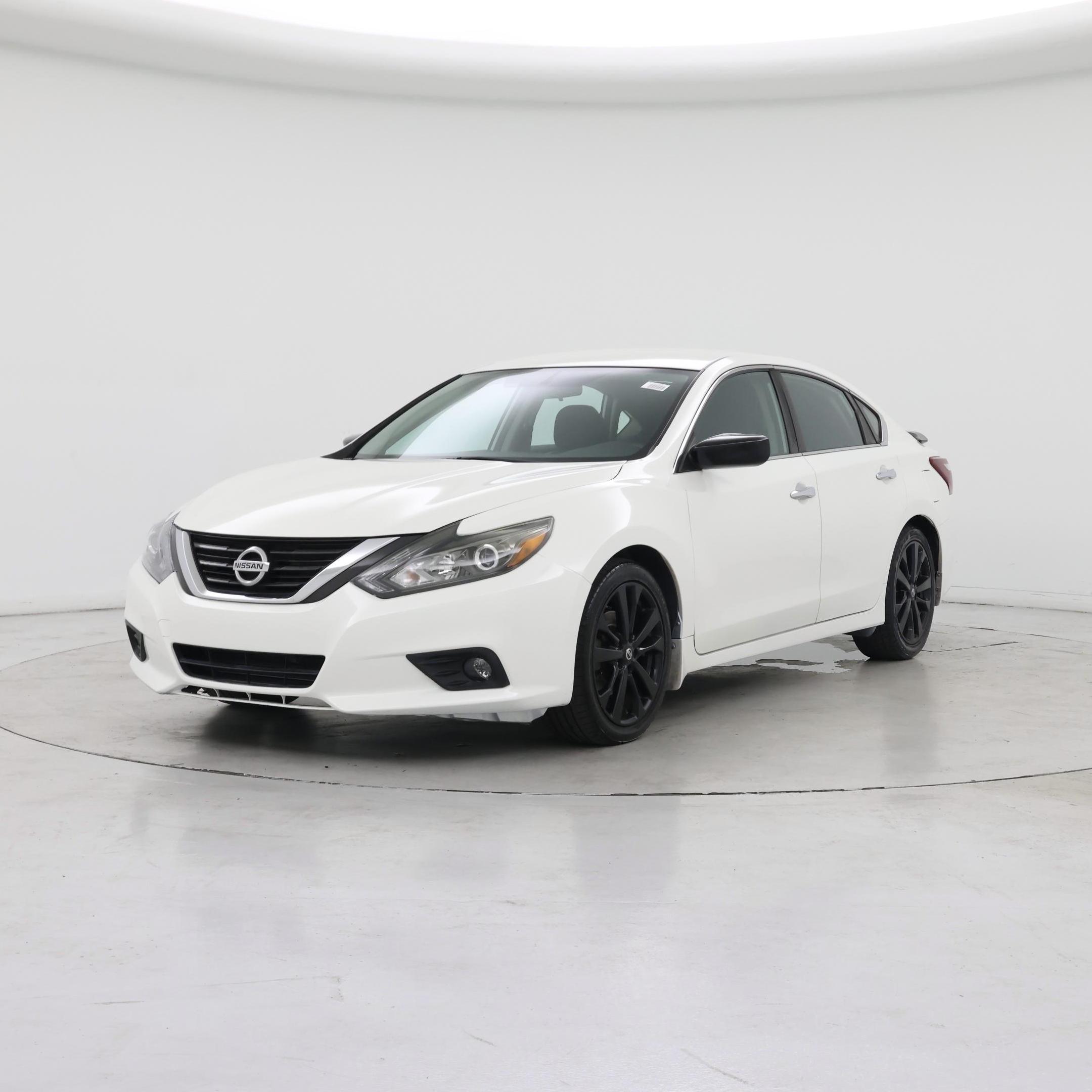 Thumbnail: 2017 Nissan Altima - 4