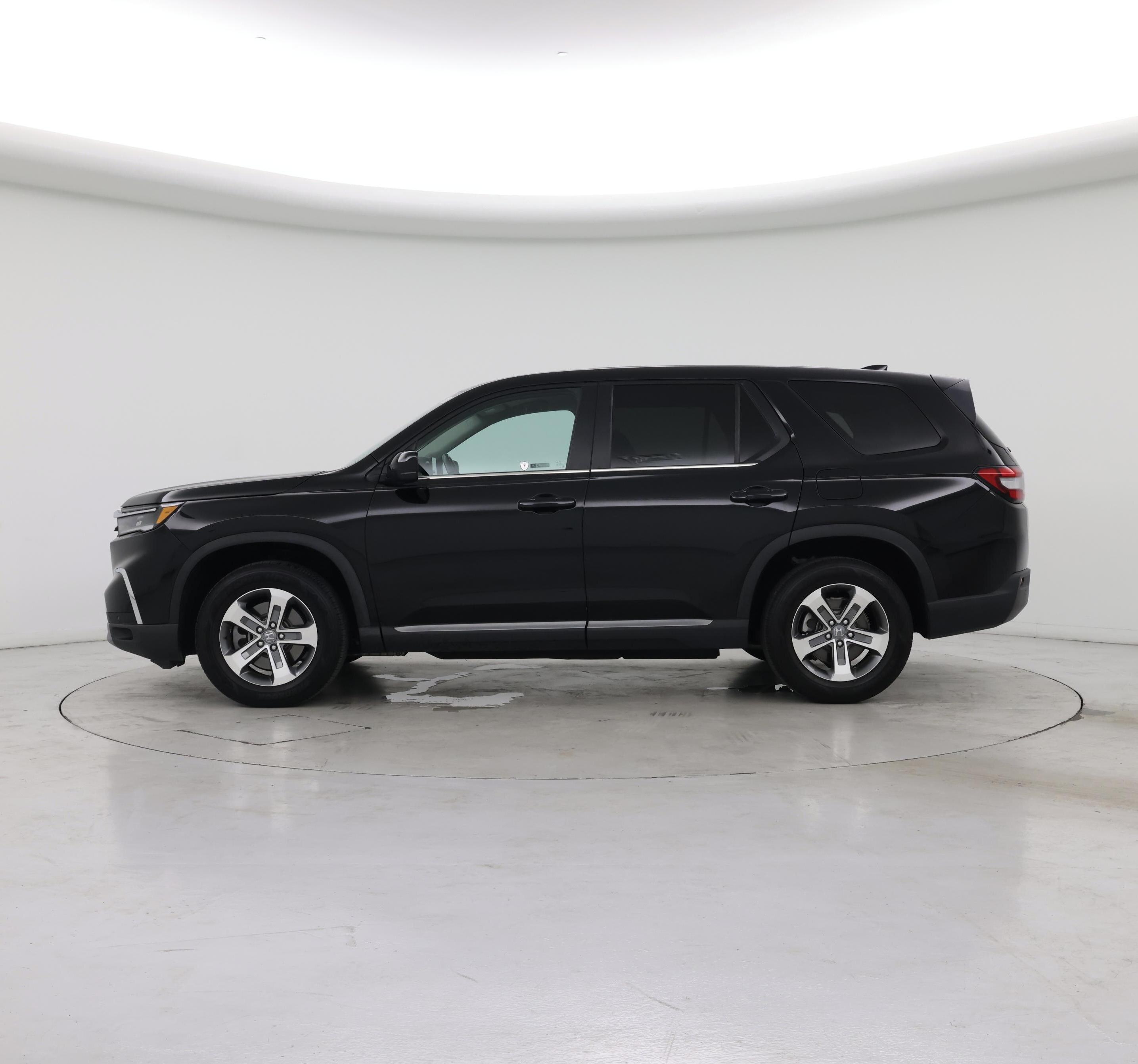 Thumbnail: 2023 Honda Pilot - 3