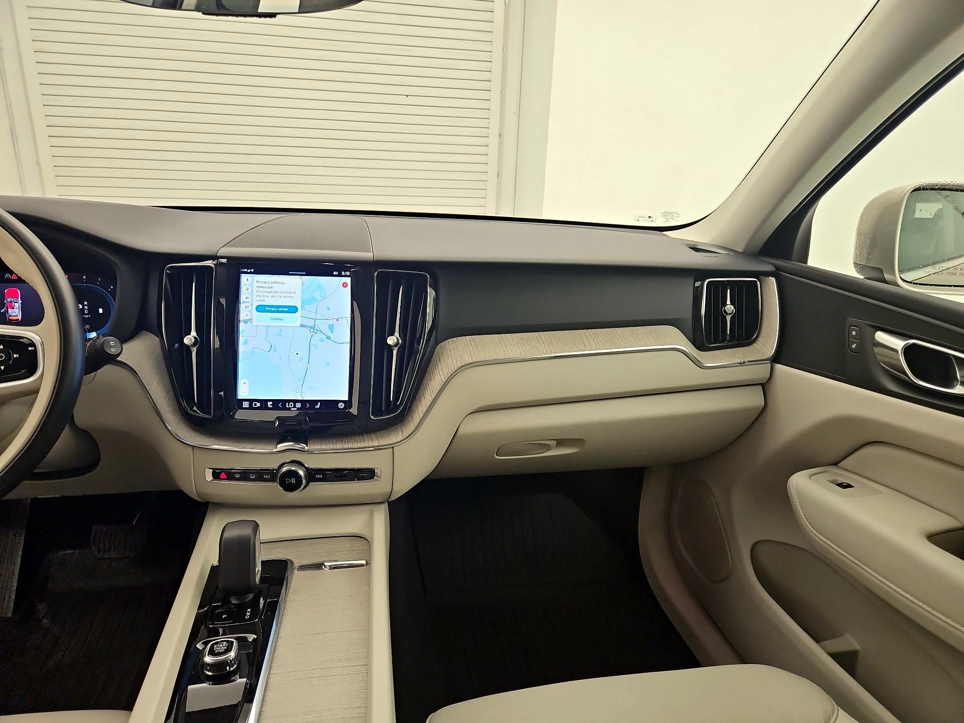Thumbnail: 2023 Volvo XC60 - 9