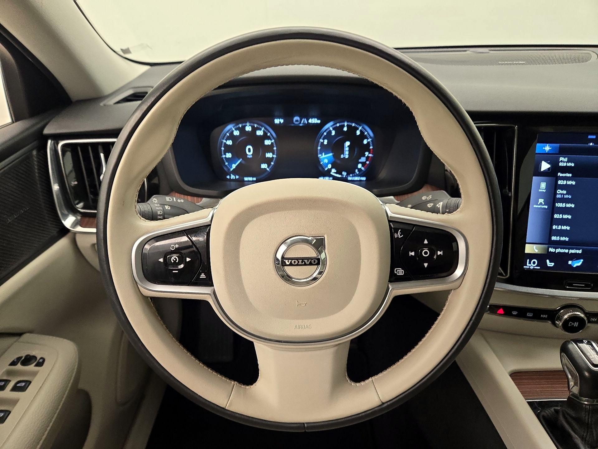 Thumbnail: 2020 Volvo S60 - 10