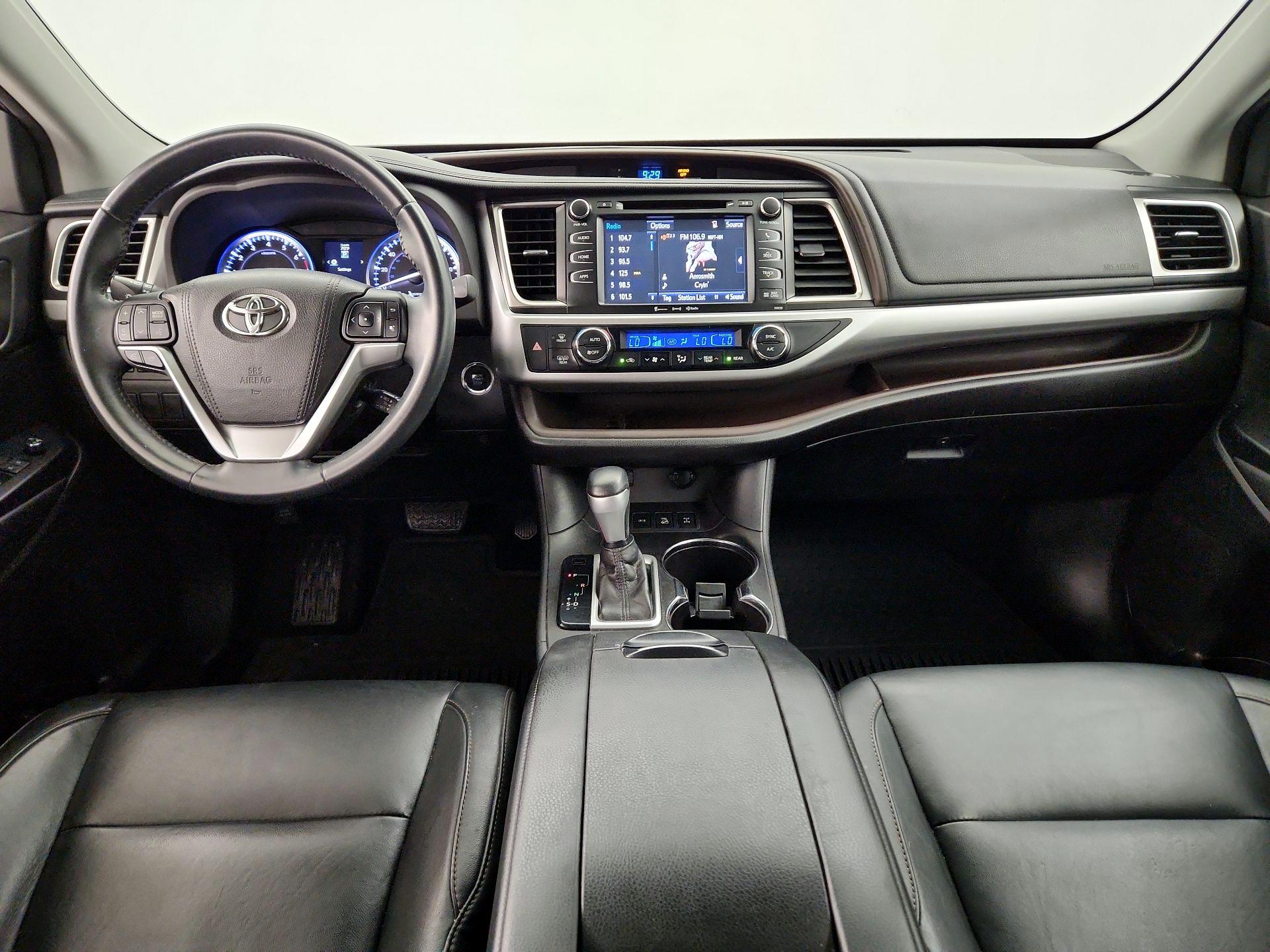 Thumbnail: 2016 Toyota Highlander - 9