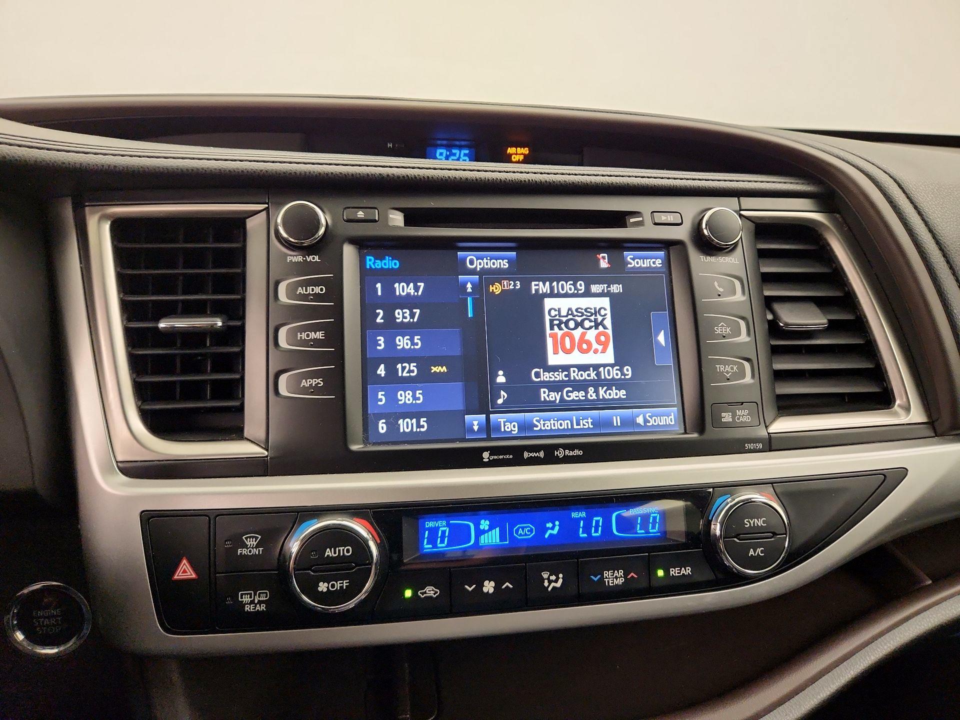 Thumbnail: 2016 Toyota Highlander - 15