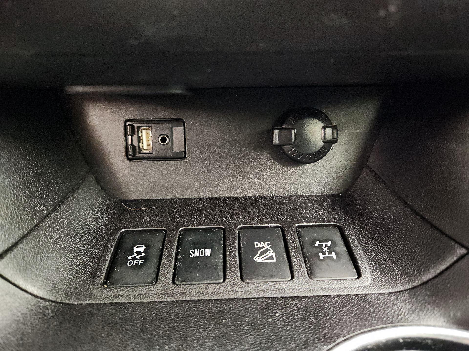Thumbnail: 2016 Toyota Highlander - 18