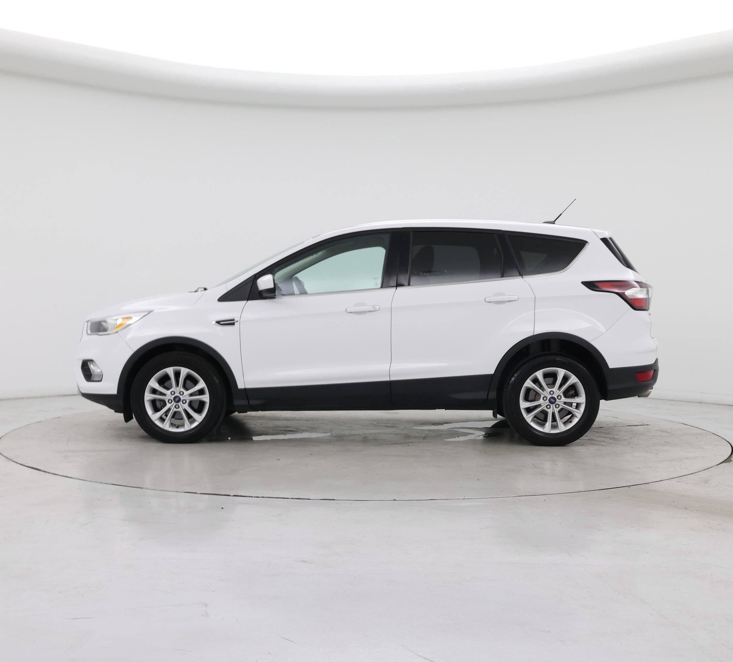Thumbnail: 2017 Ford Escape - 3