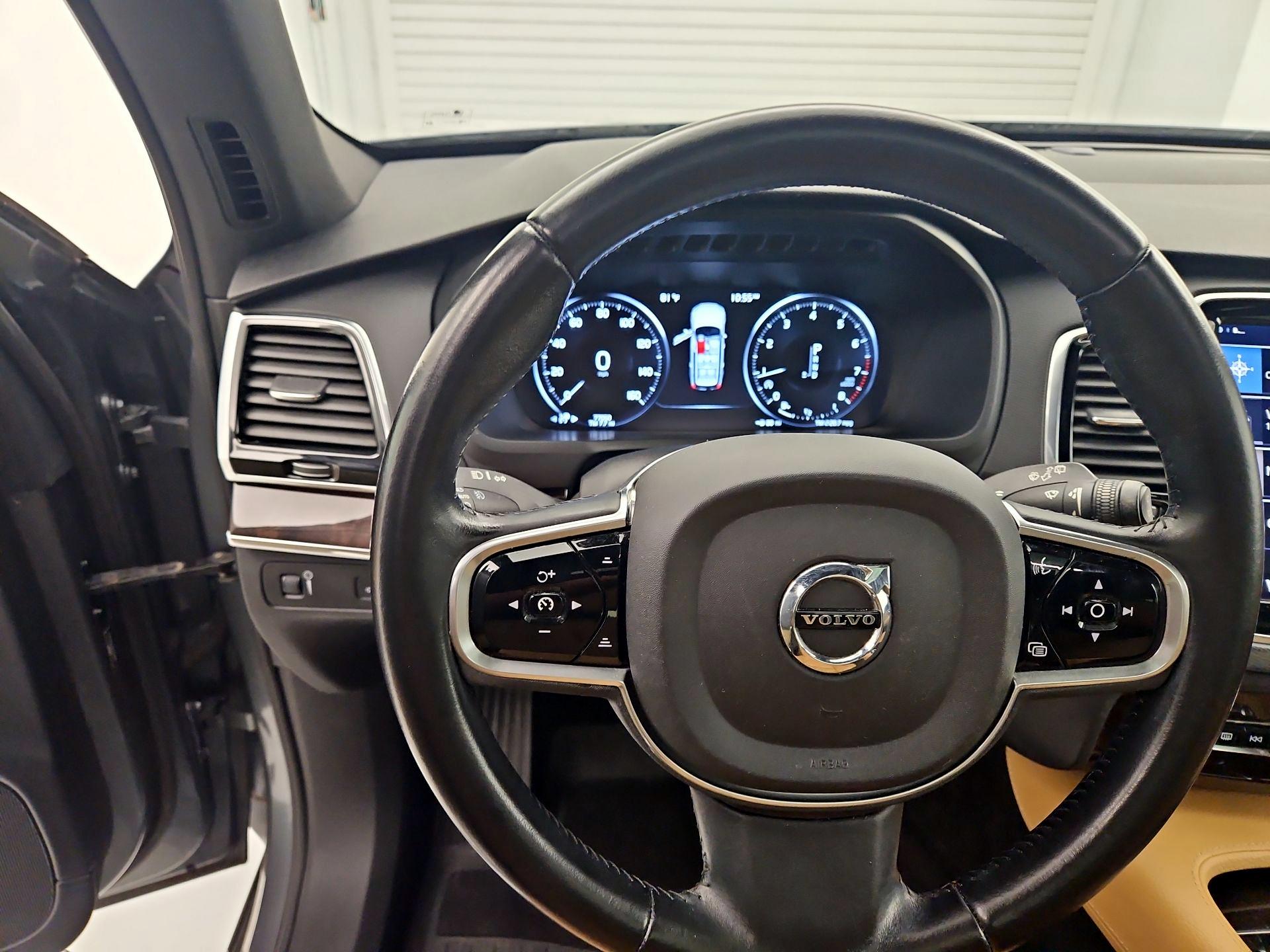 Thumbnail: 2017 Volvo XC90 - 10