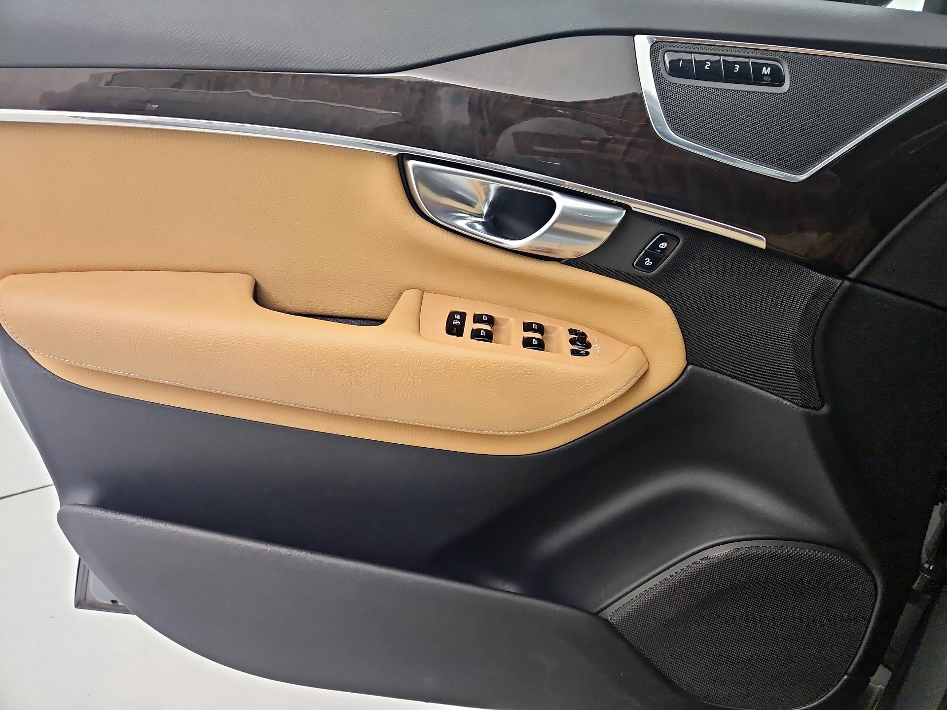 Thumbnail: 2017 Volvo XC90 - 12