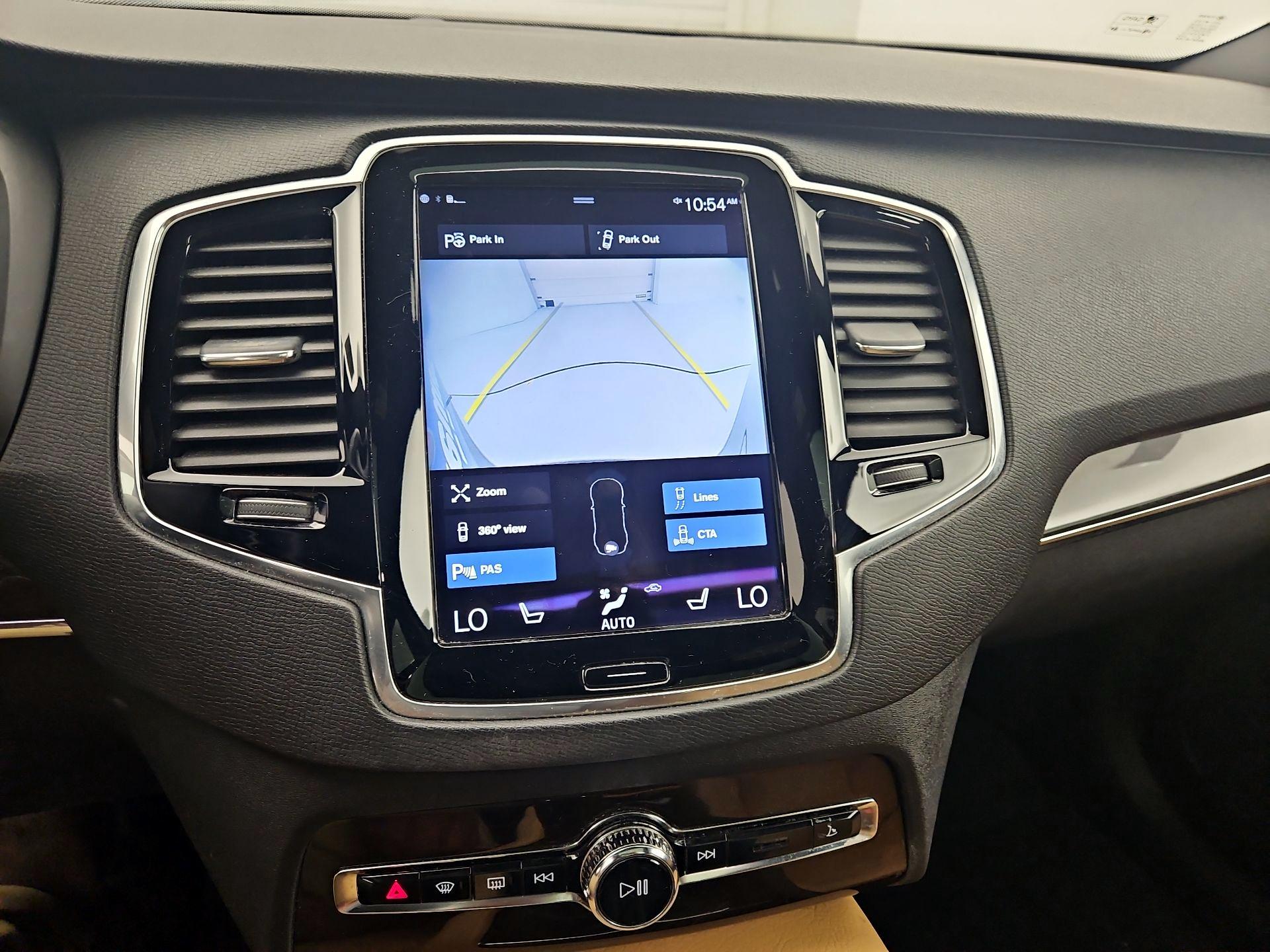 Thumbnail: 2017 Volvo XC90 - 14