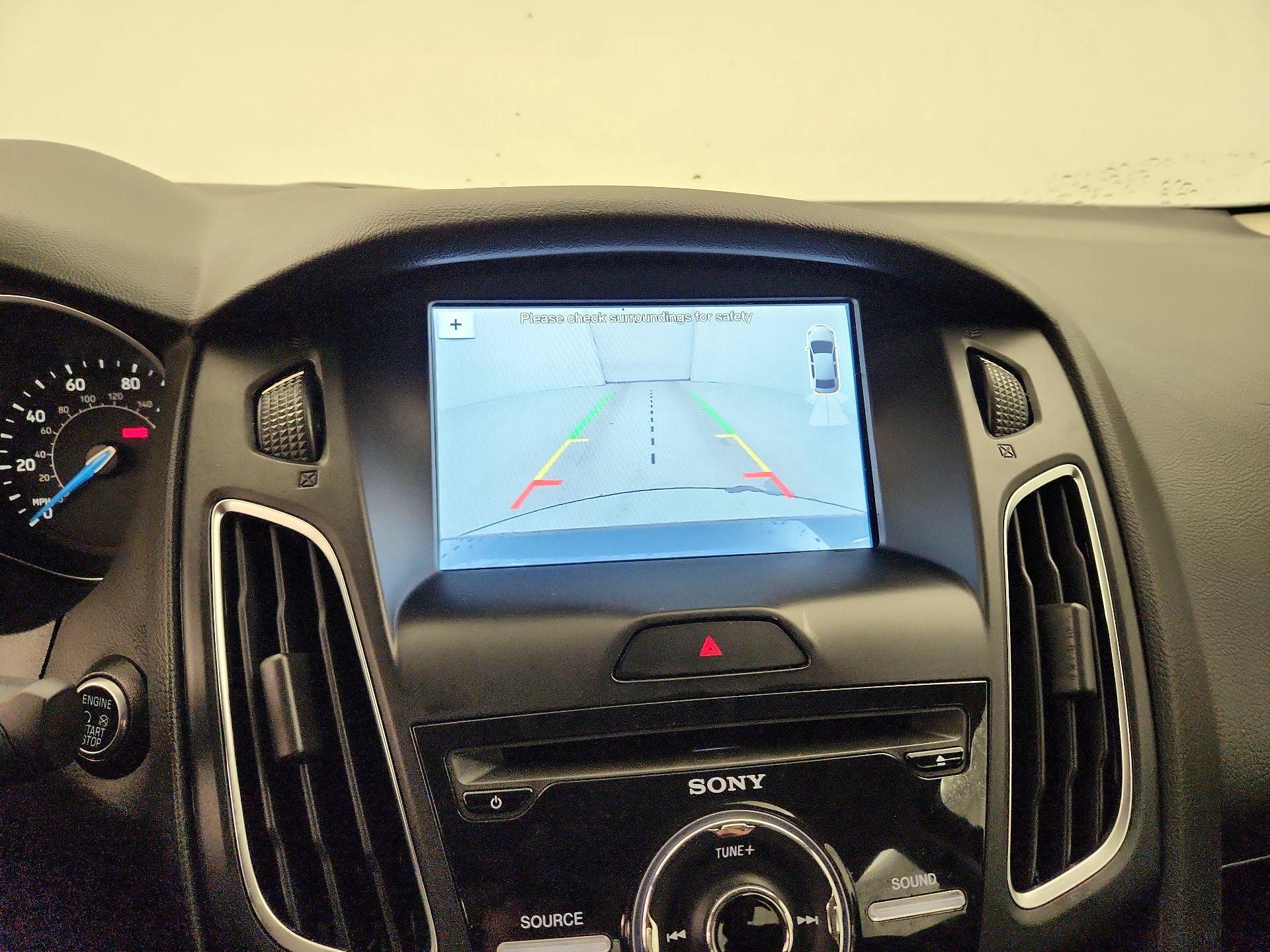 Thumbnail: 2016 Ford Focus - 15