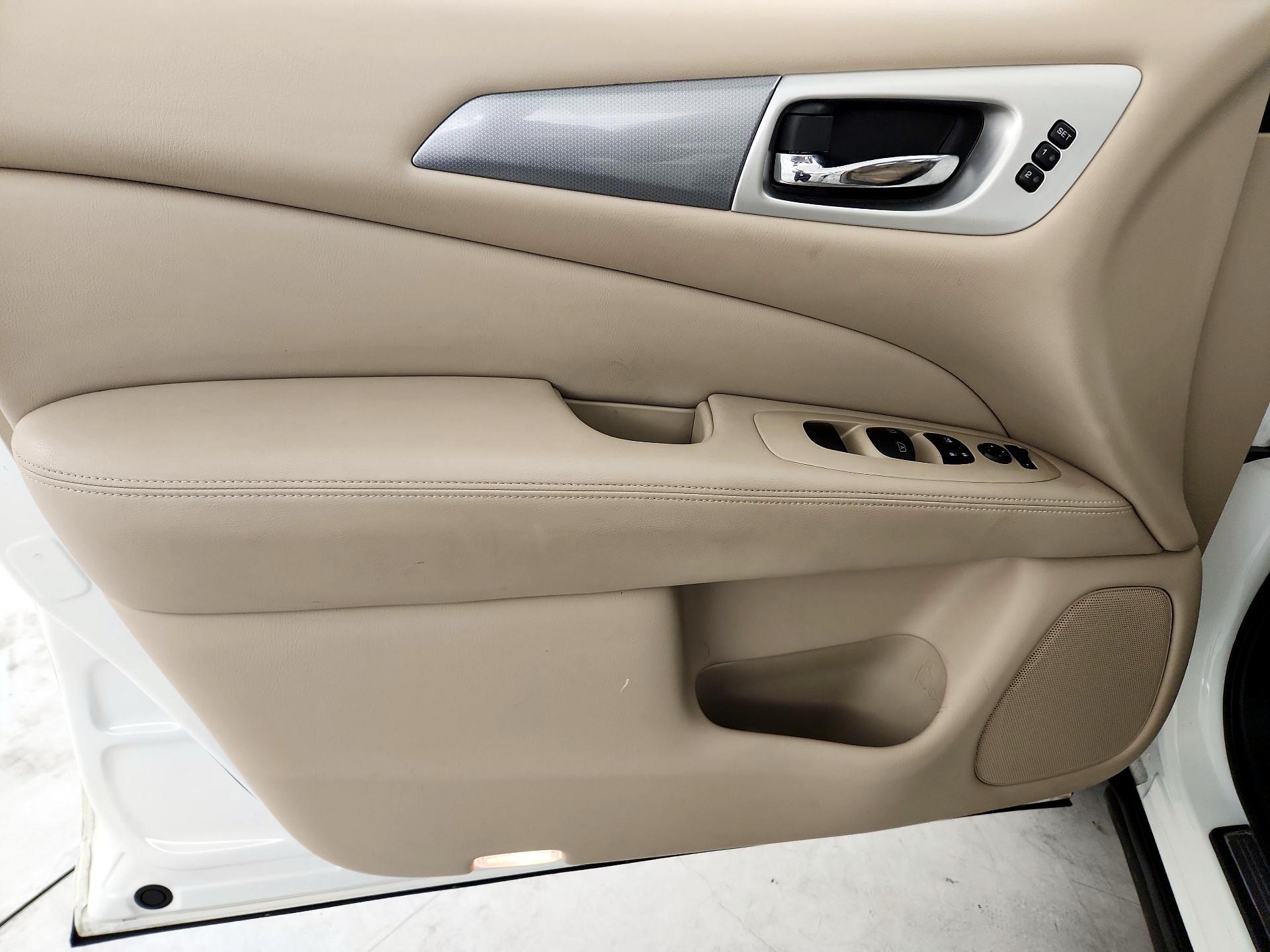 Thumbnail: 2020 Nissan Pathfinder - 12