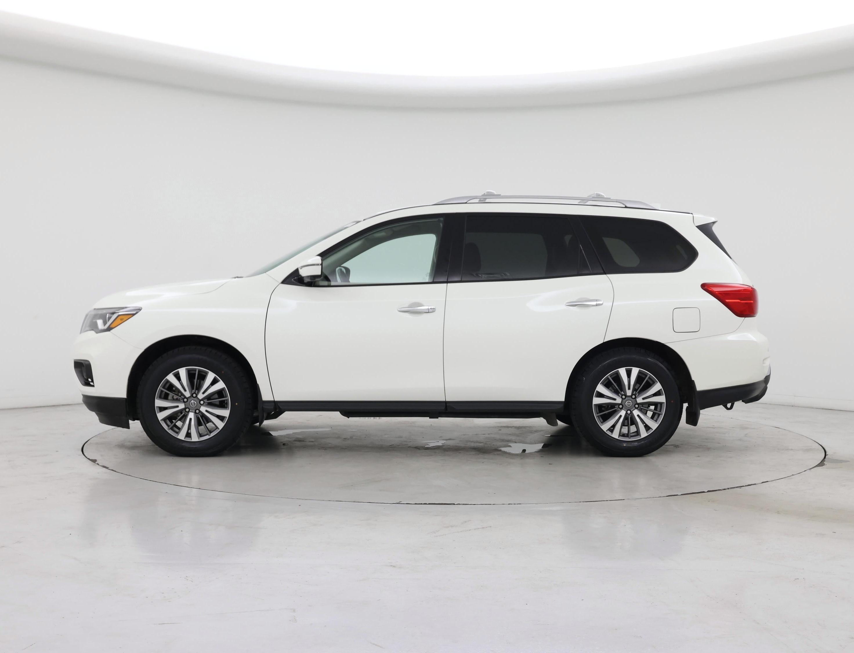 Thumbnail: 2020 Nissan Pathfinder - 3
