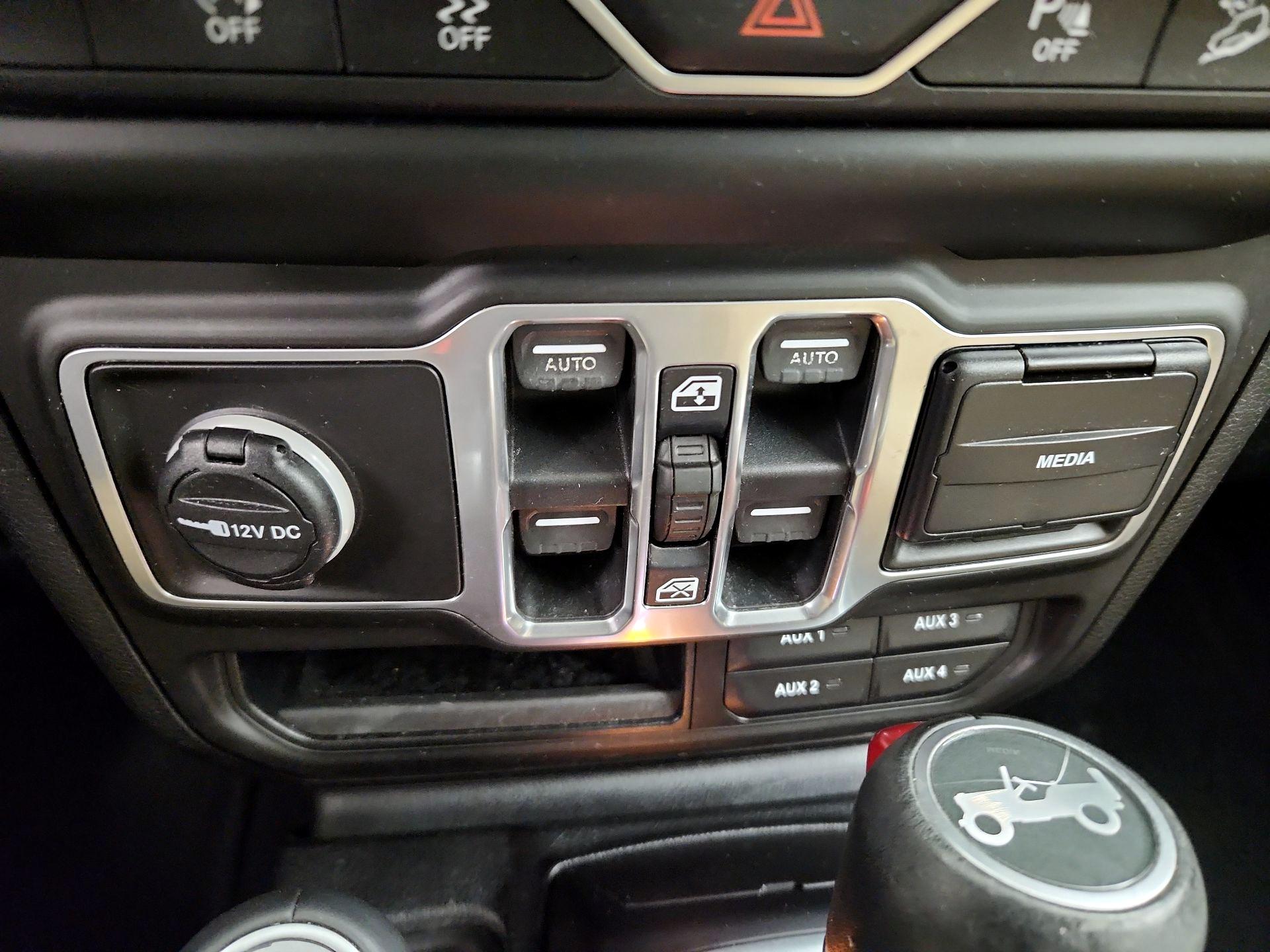 Thumbnail: 2018 Jeep Wrangler - 19