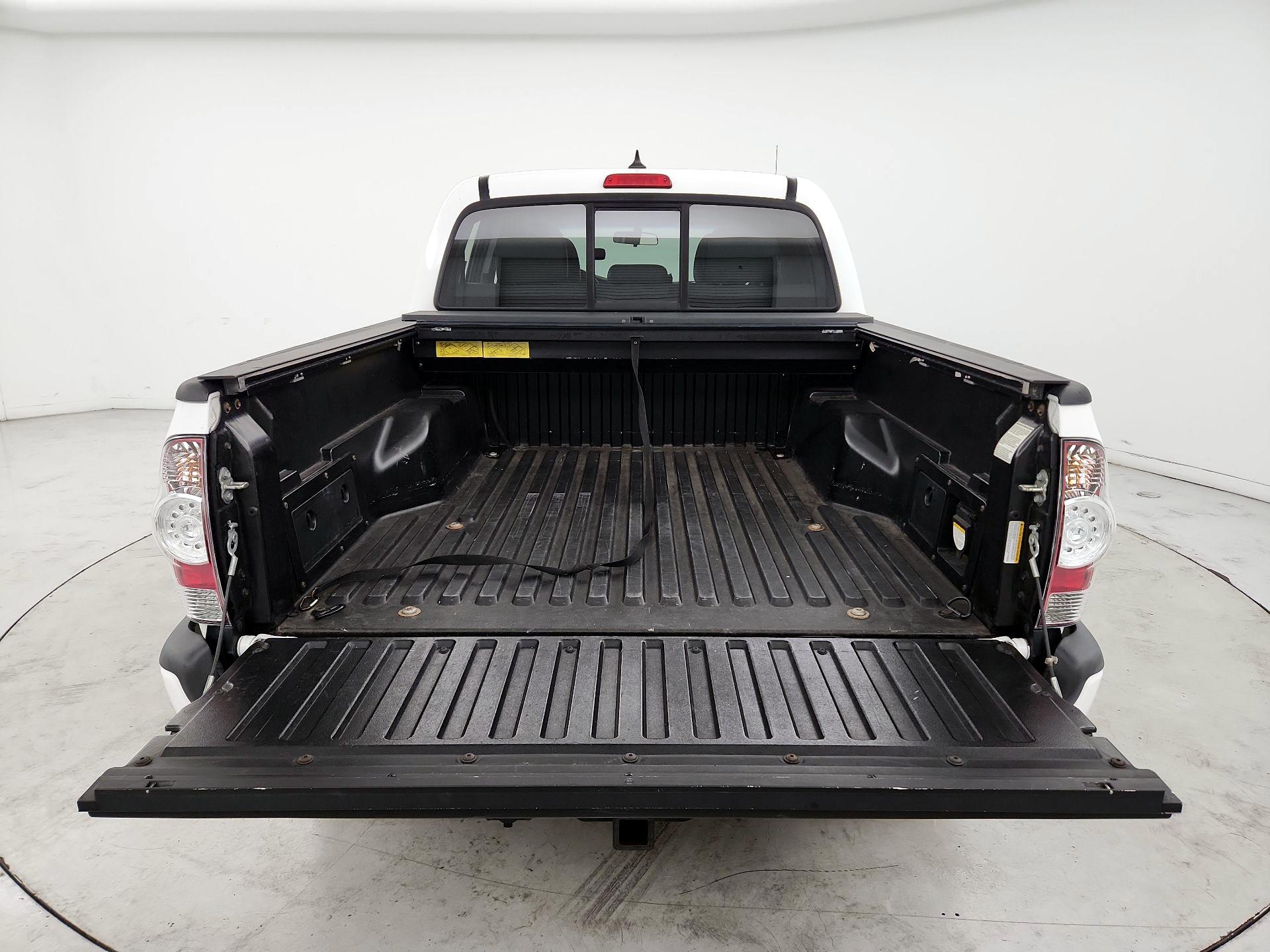Thumbnail: 2015 Toyota Tacoma - 20