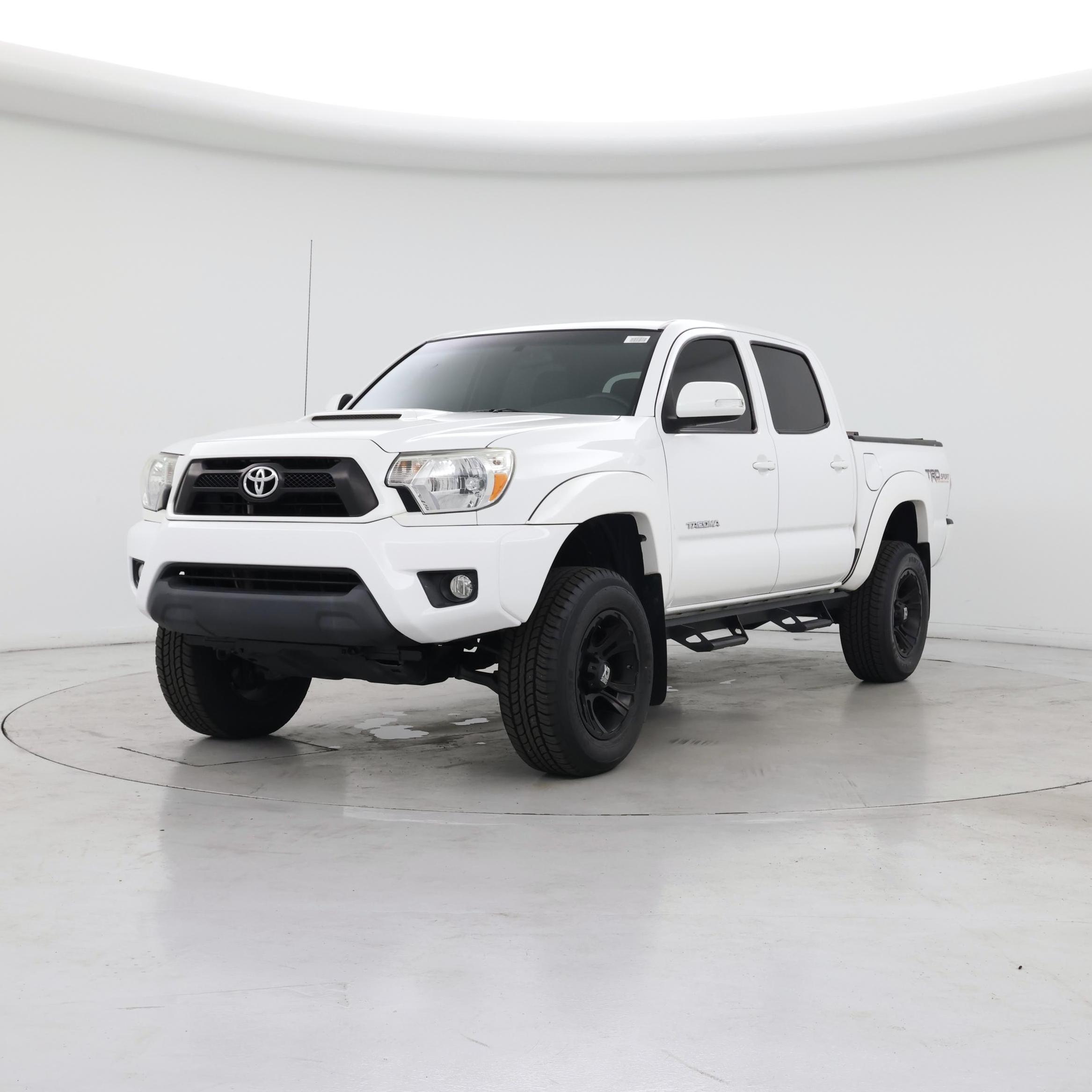 Thumbnail: 2015 Toyota Tacoma - 4