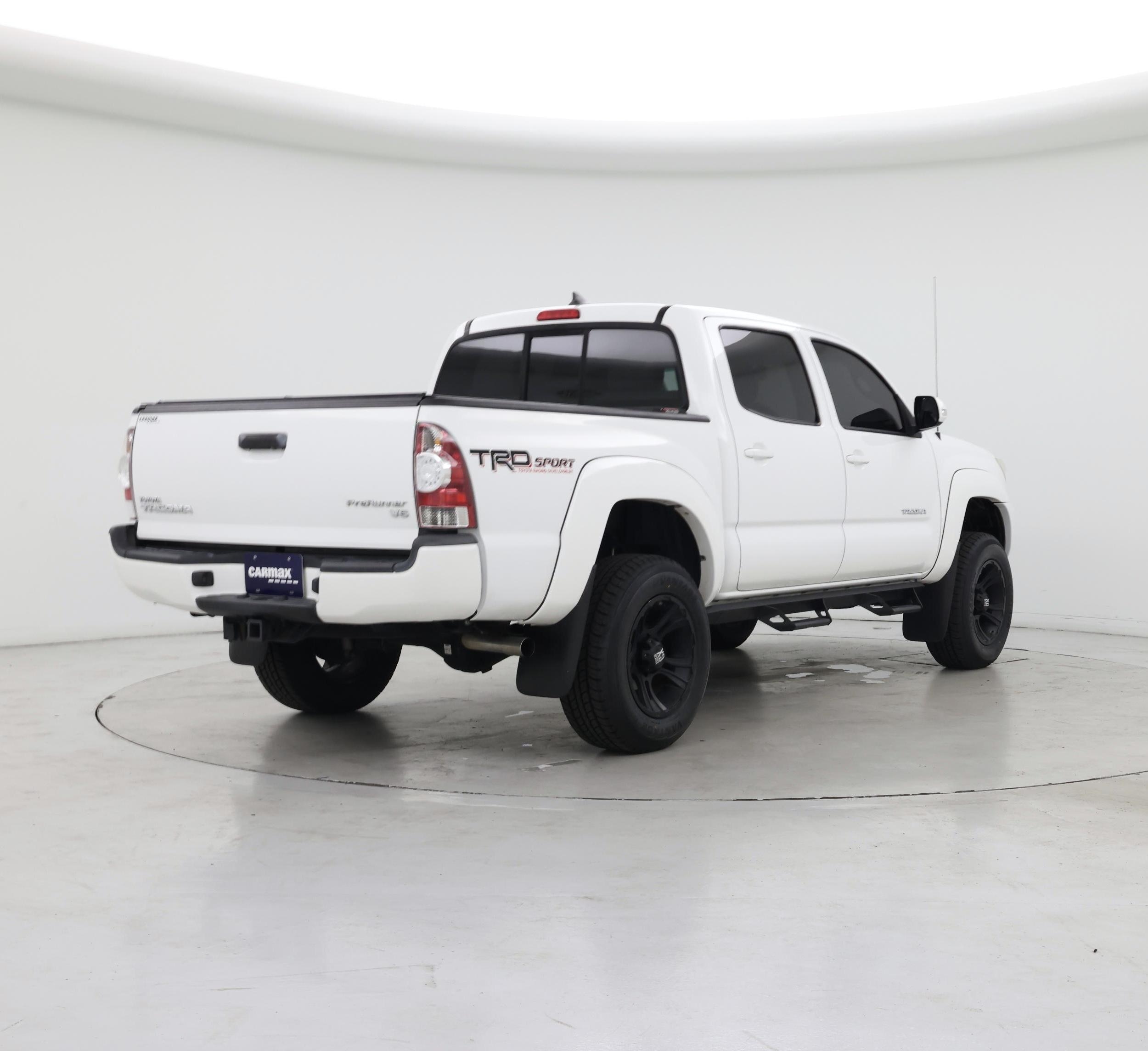 Thumbnail: 2015 Toyota Tacoma - 8