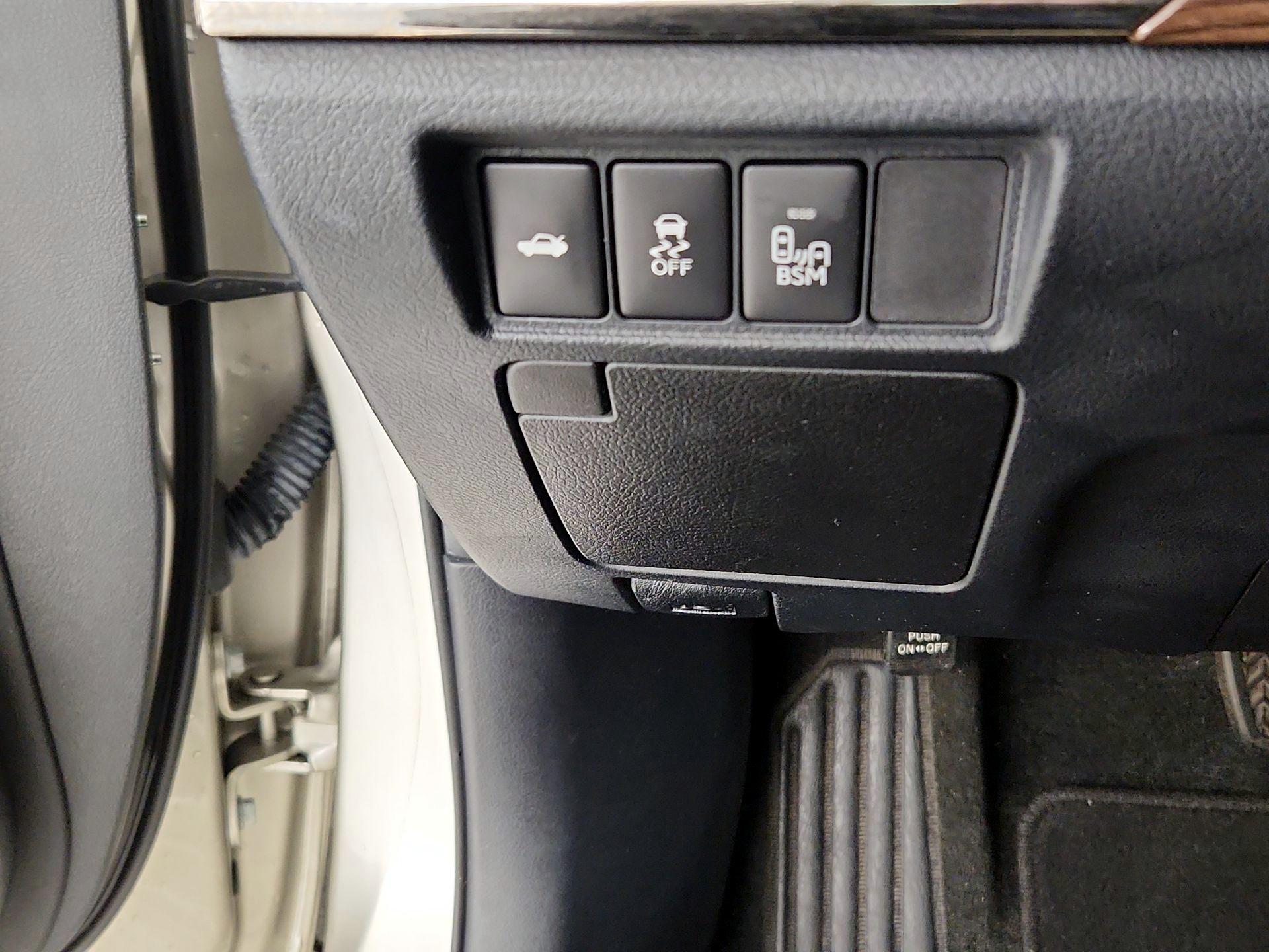 Thumbnail: 2014 Toyota Avalon - 13