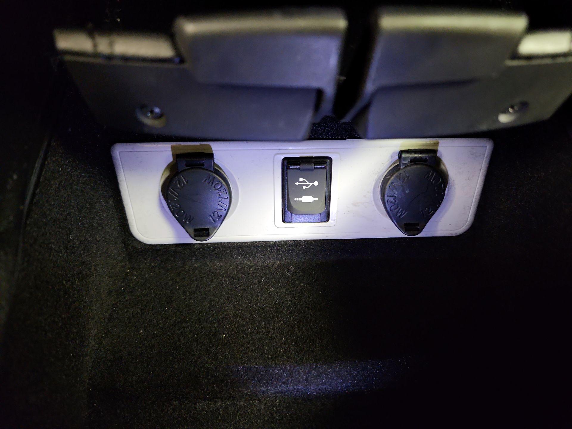 Thumbnail: 2014 Toyota Avalon - 18