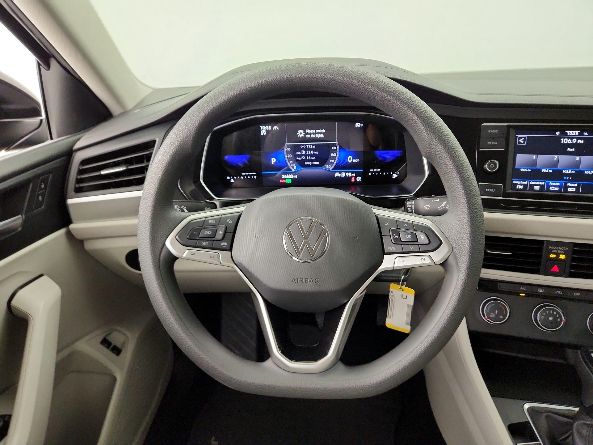 Thumbnail: 2023 Volkswagen Jetta - 10