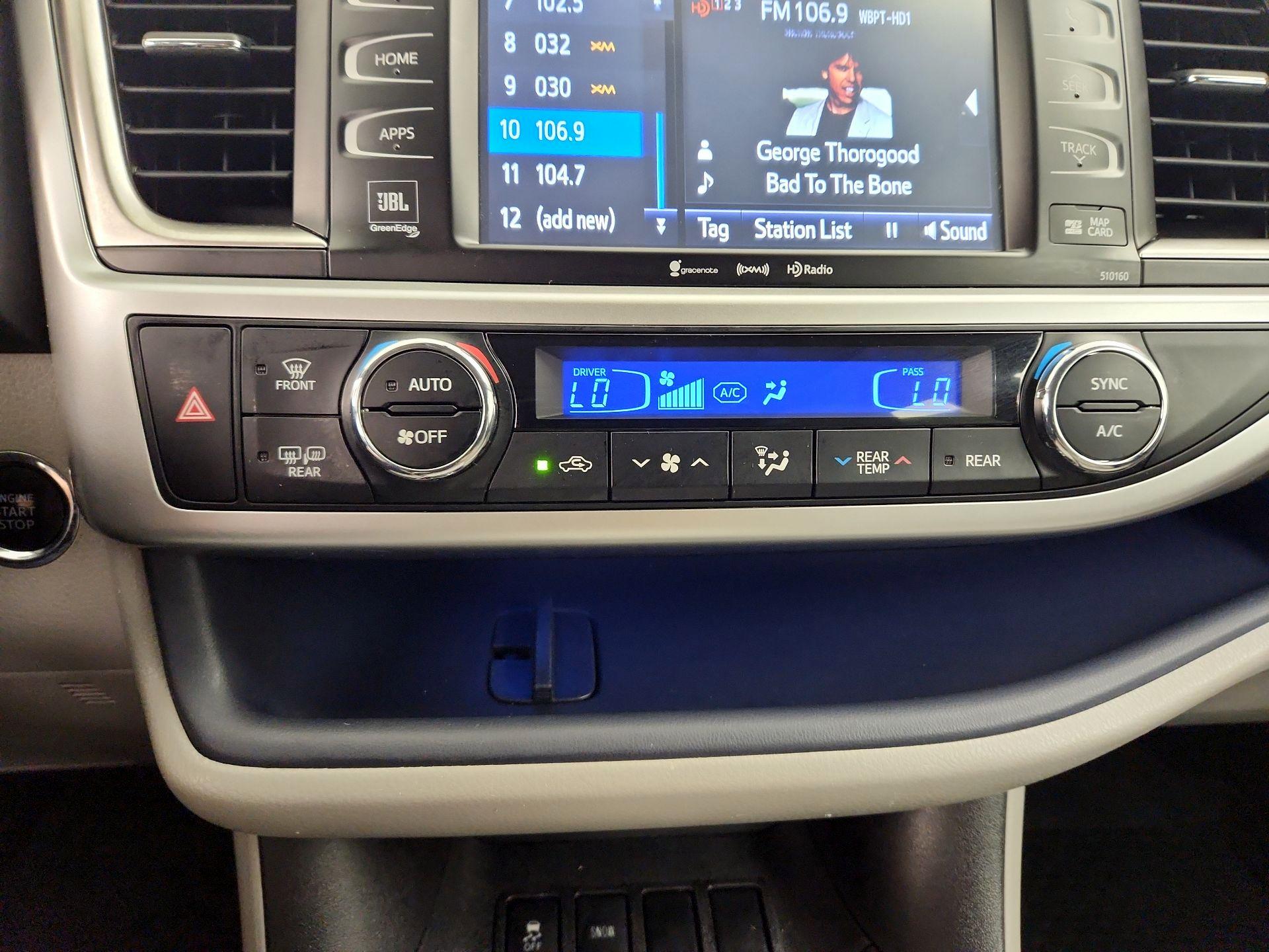 Thumbnail: 2016 Toyota Highlander - 16