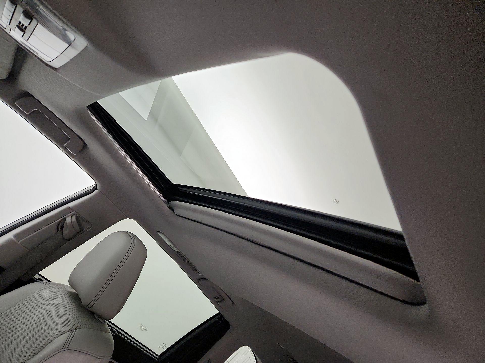 Thumbnail: 2016 Toyota Highlander - 19