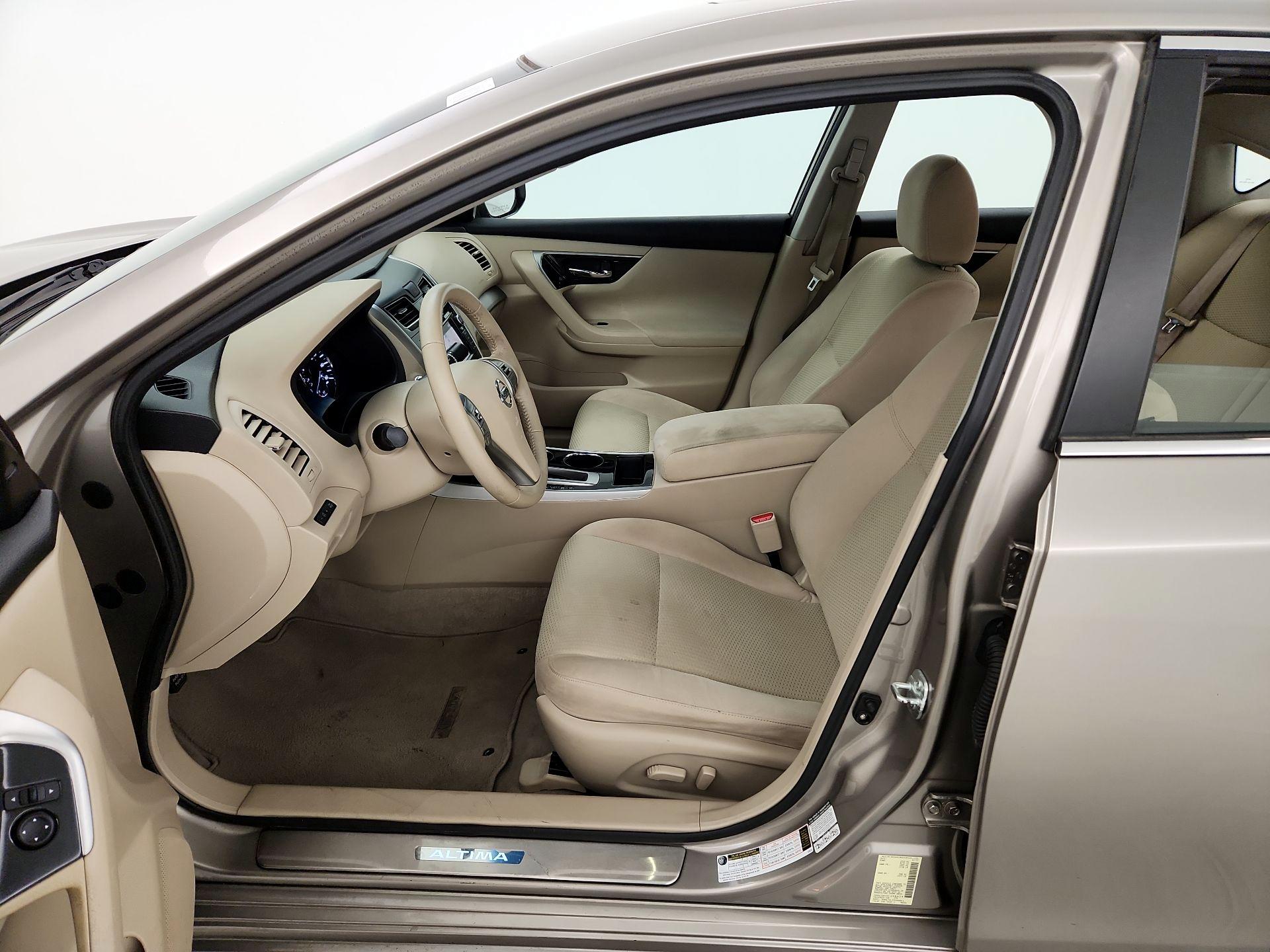 Thumbnail: 2014 Nissan Altima - 11