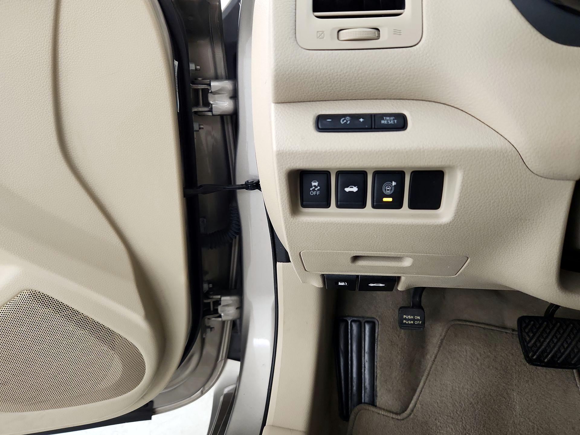 Thumbnail: 2014 Nissan Altima - 13