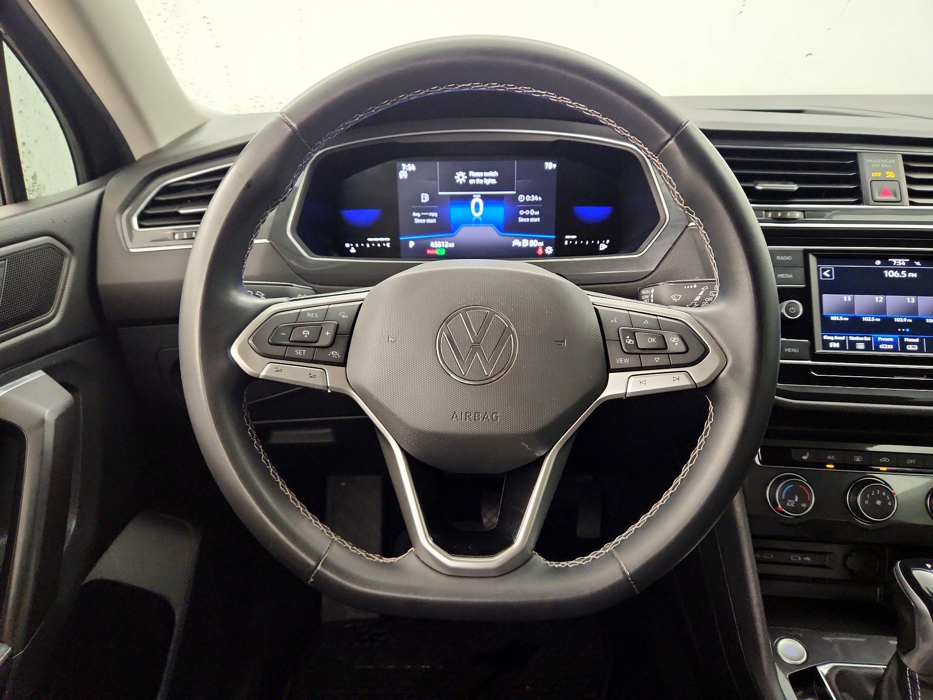 Thumbnail: 2022 Volkswagen Tiguan - 10