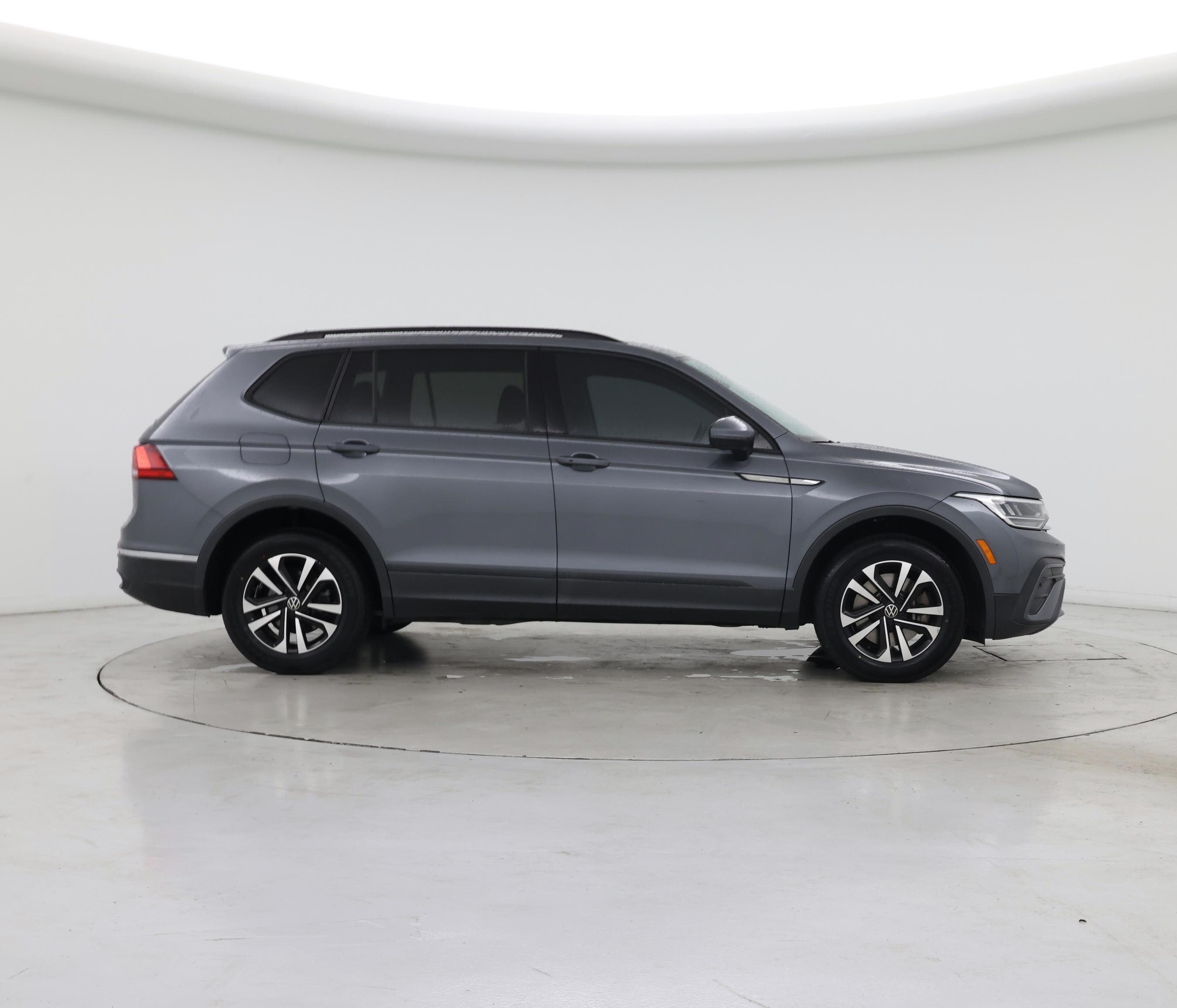 Thumbnail: 2022 Volkswagen Tiguan - 7
