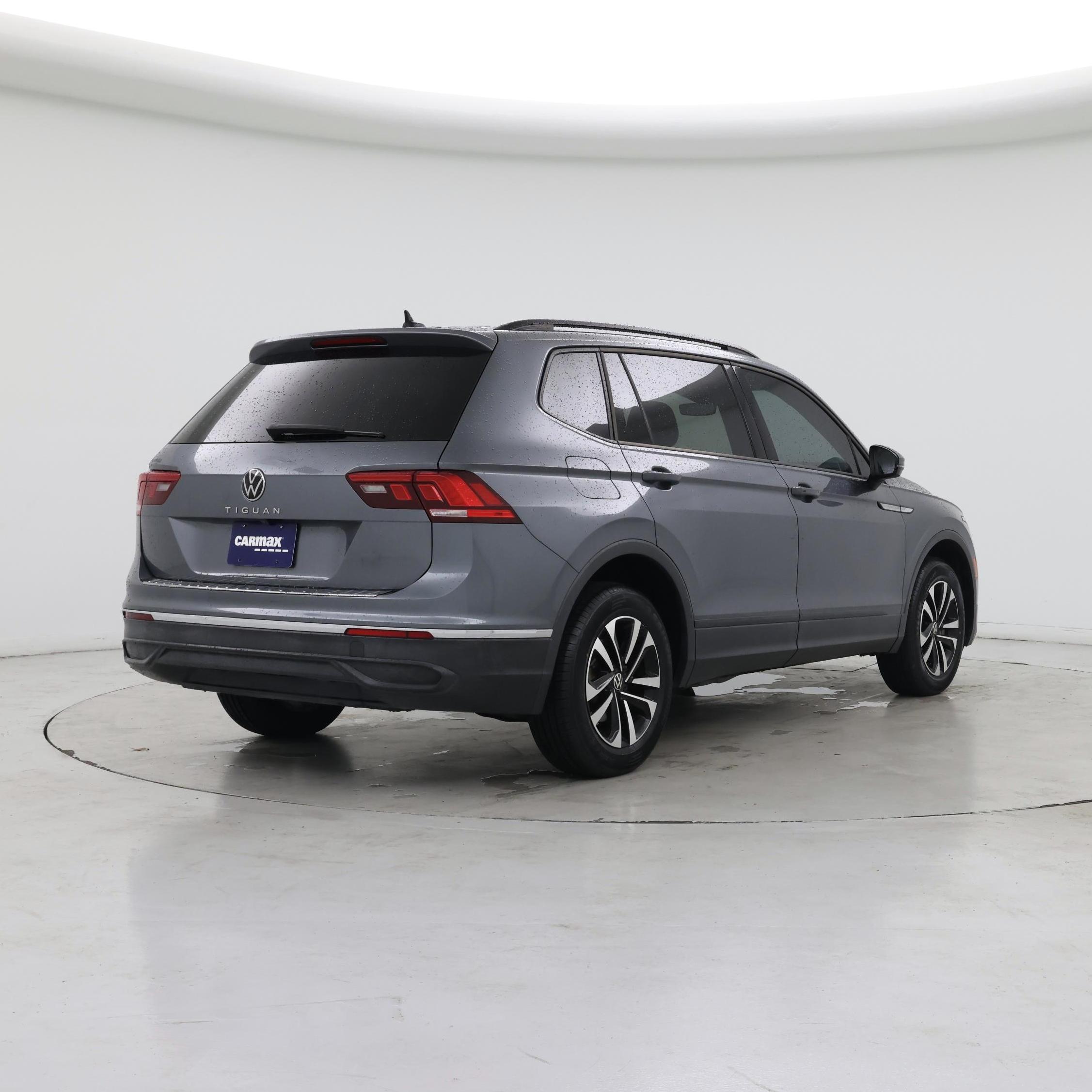 Thumbnail: 2022 Volkswagen Tiguan - 8