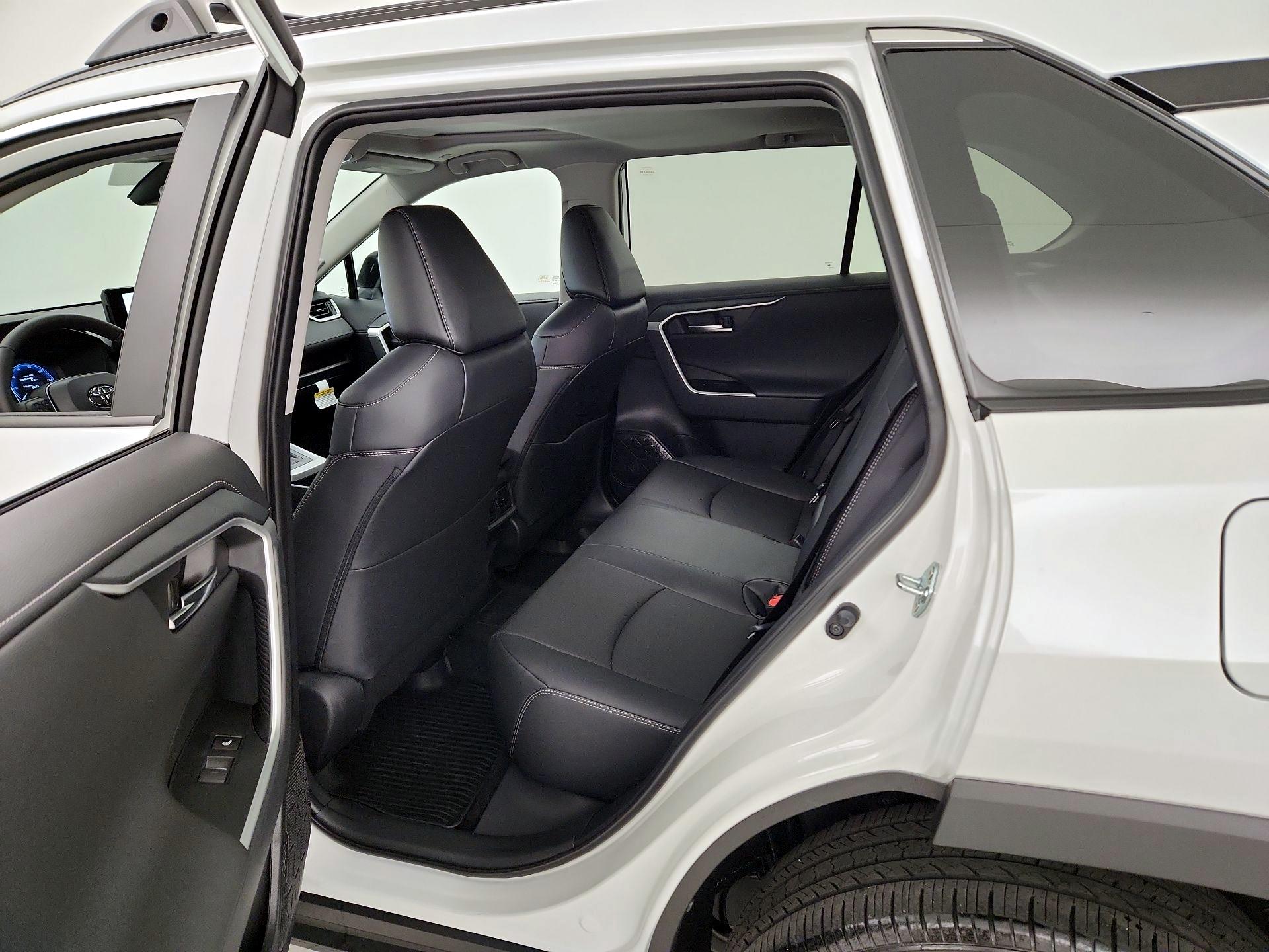 Thumbnail: 2025 Toyota RAV4 - 20