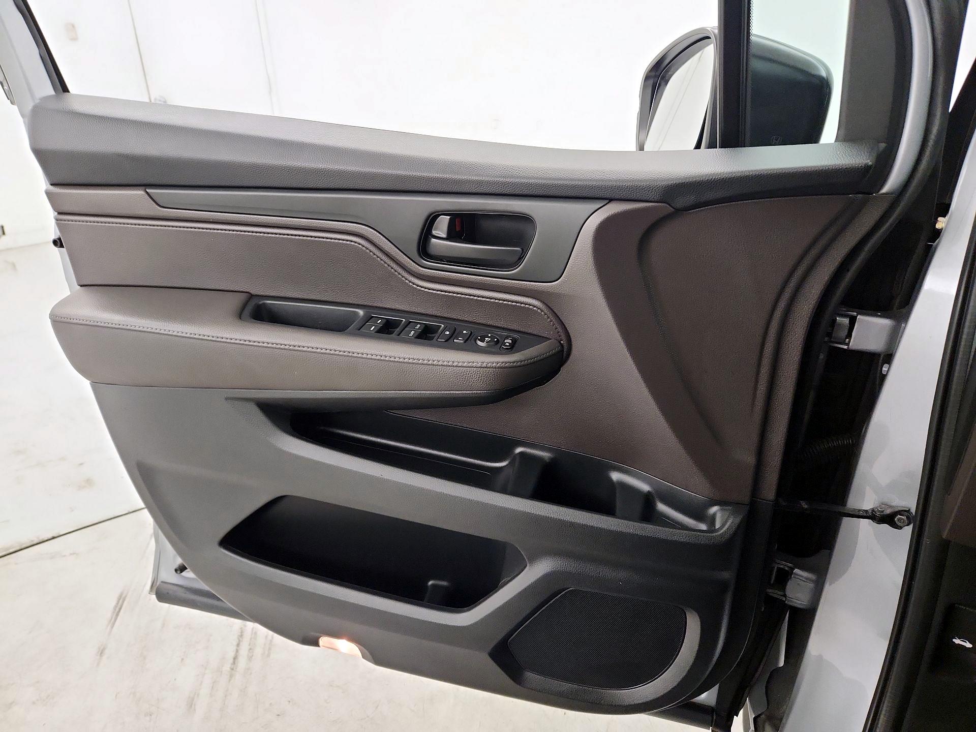 Thumbnail: 2020 Honda Odyssey - 12