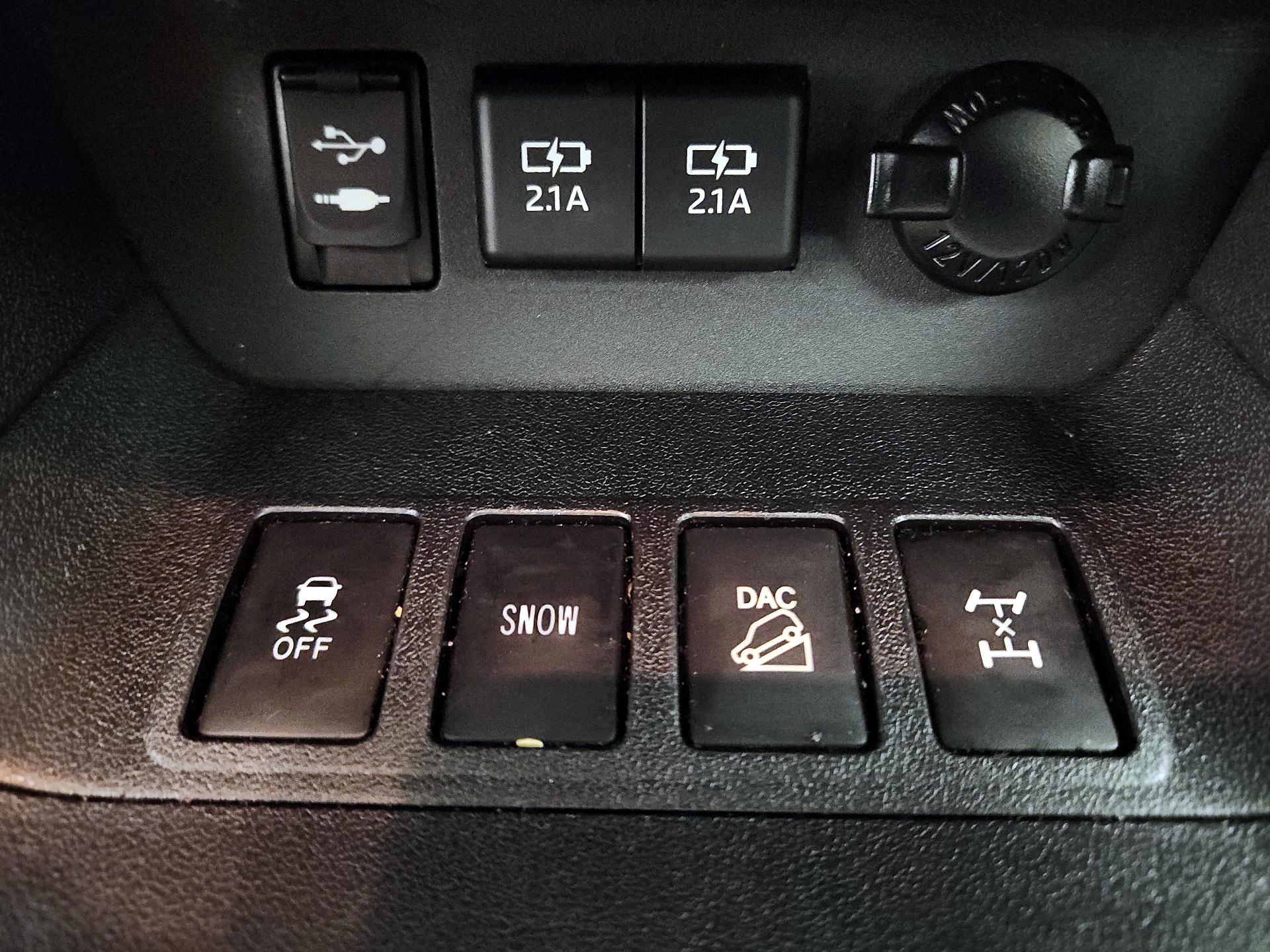 Thumbnail: 2019 Toyota Highlander - 19