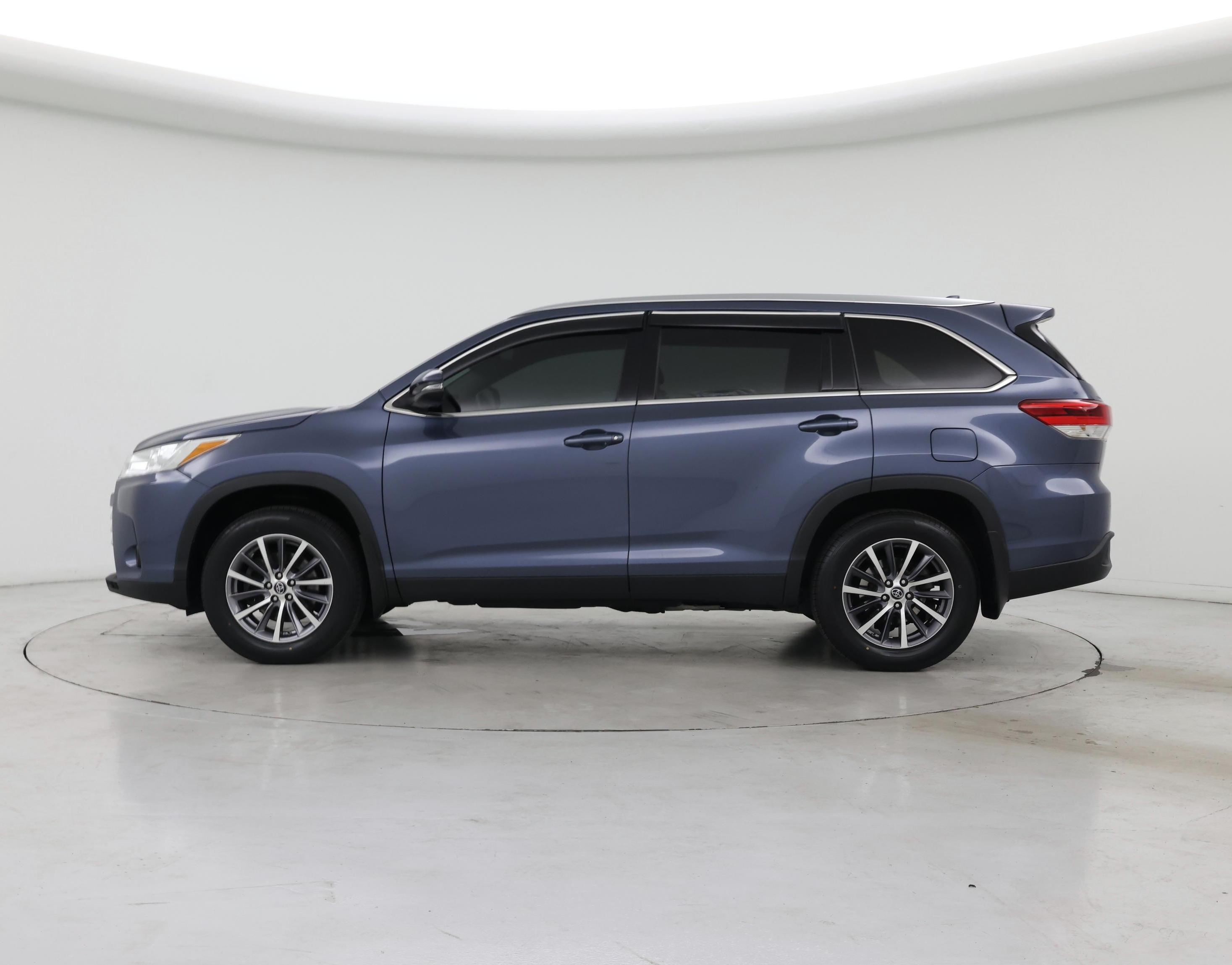 Thumbnail: 2019 Toyota Highlander - 3