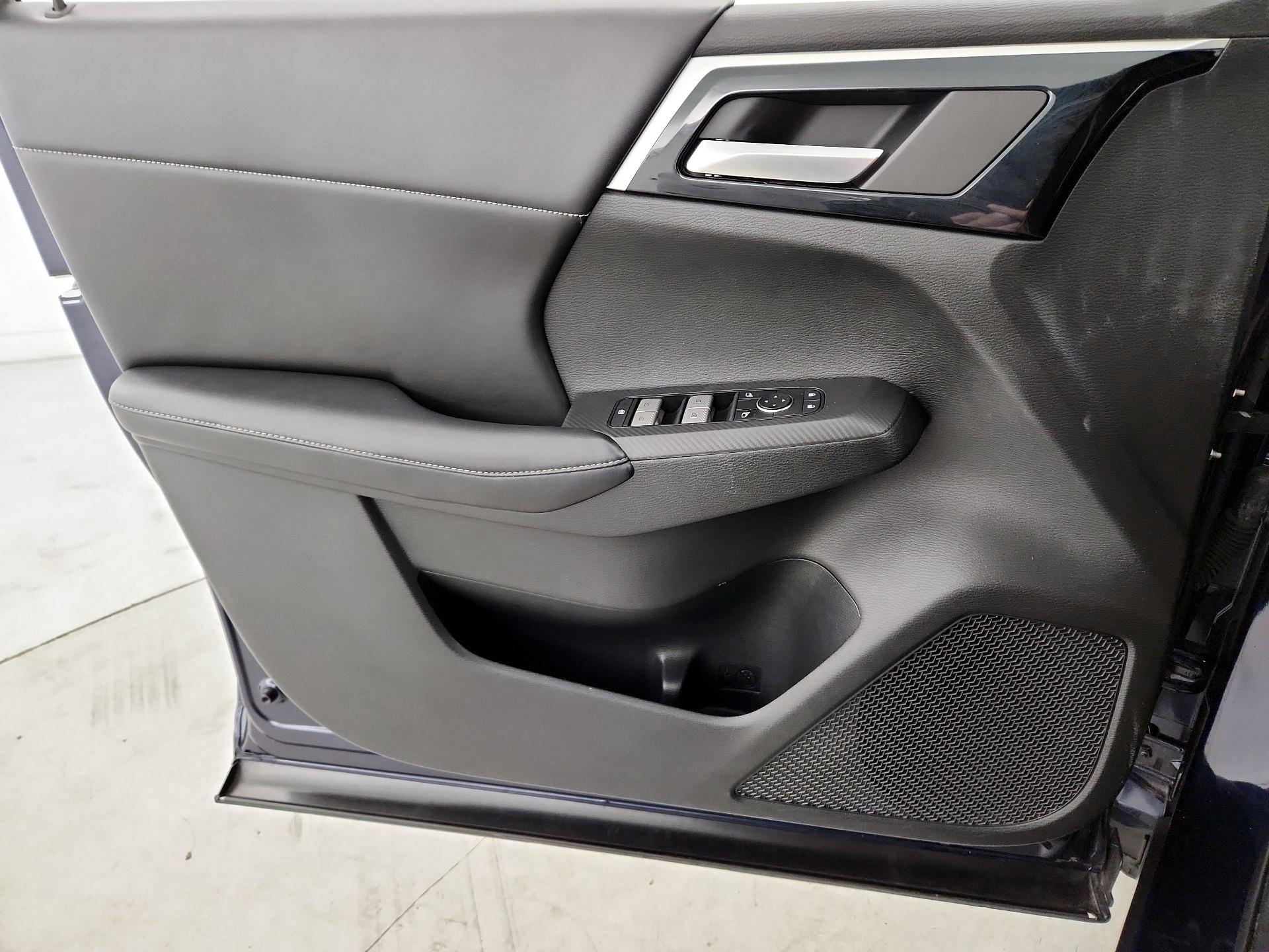 Thumbnail: 2022 Mitsubishi Outlander - 12