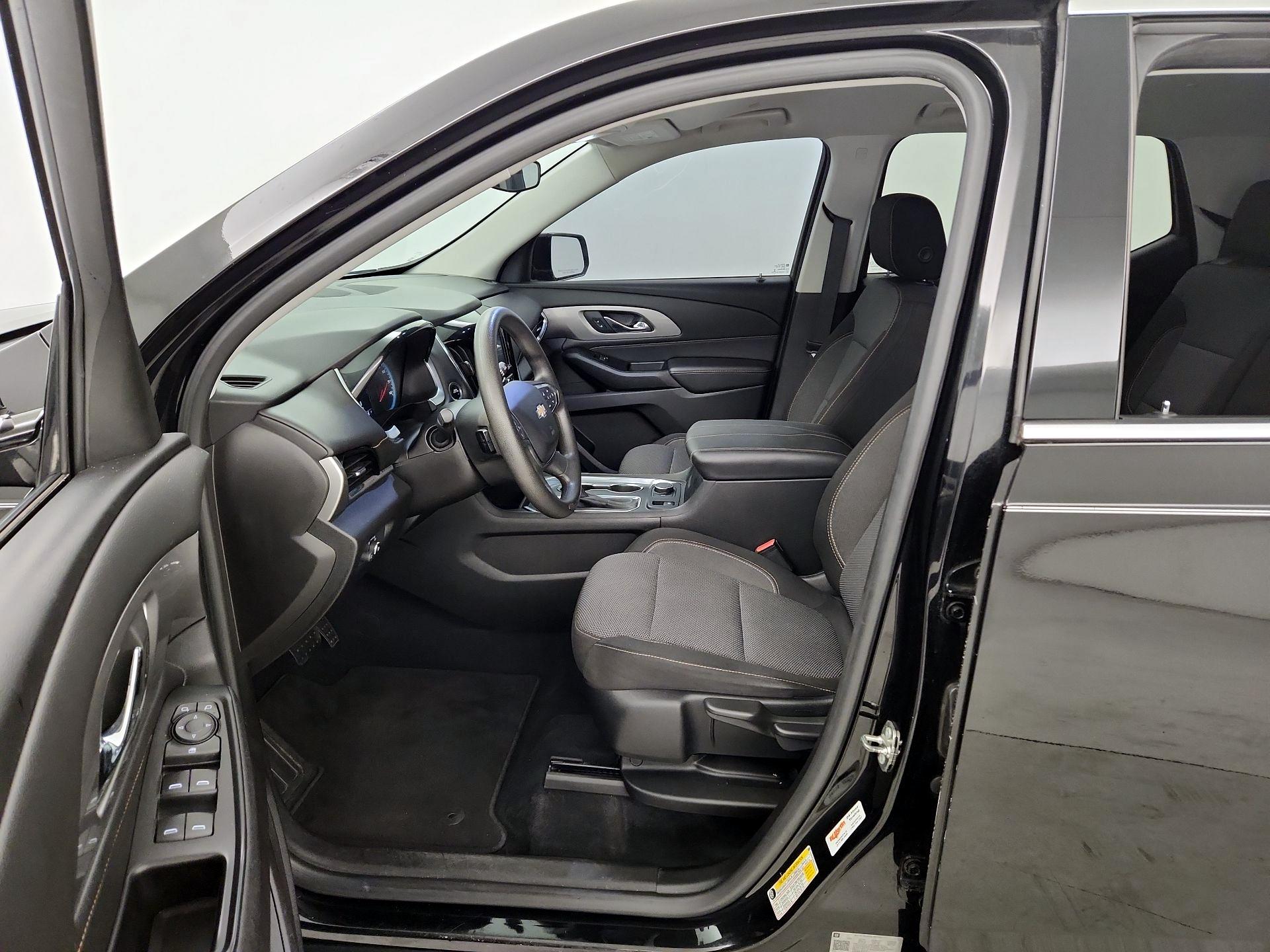 Thumbnail: 2018 Chevrolet Traverse - 11