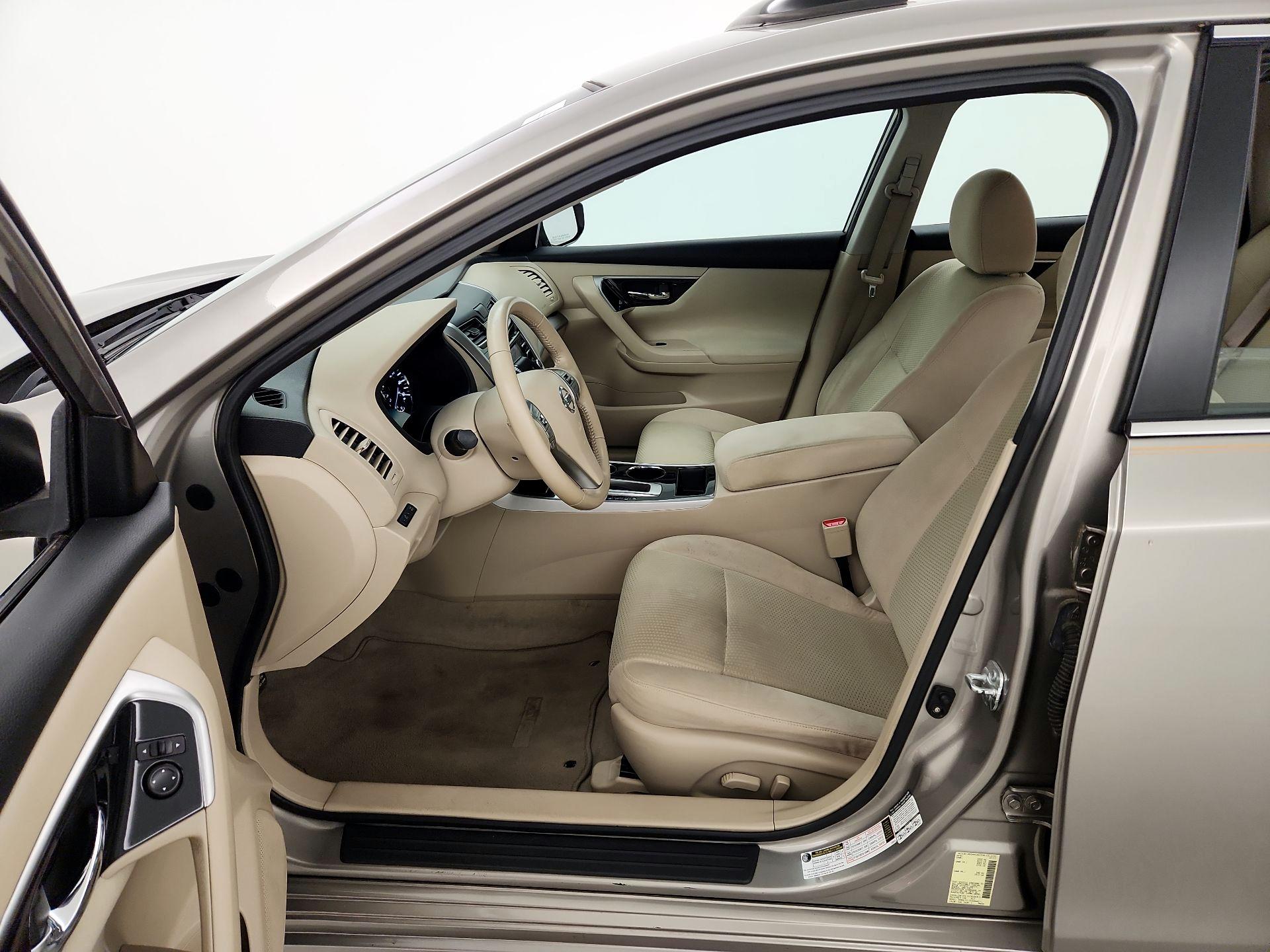 Thumbnail: 2014 Nissan Altima - 11