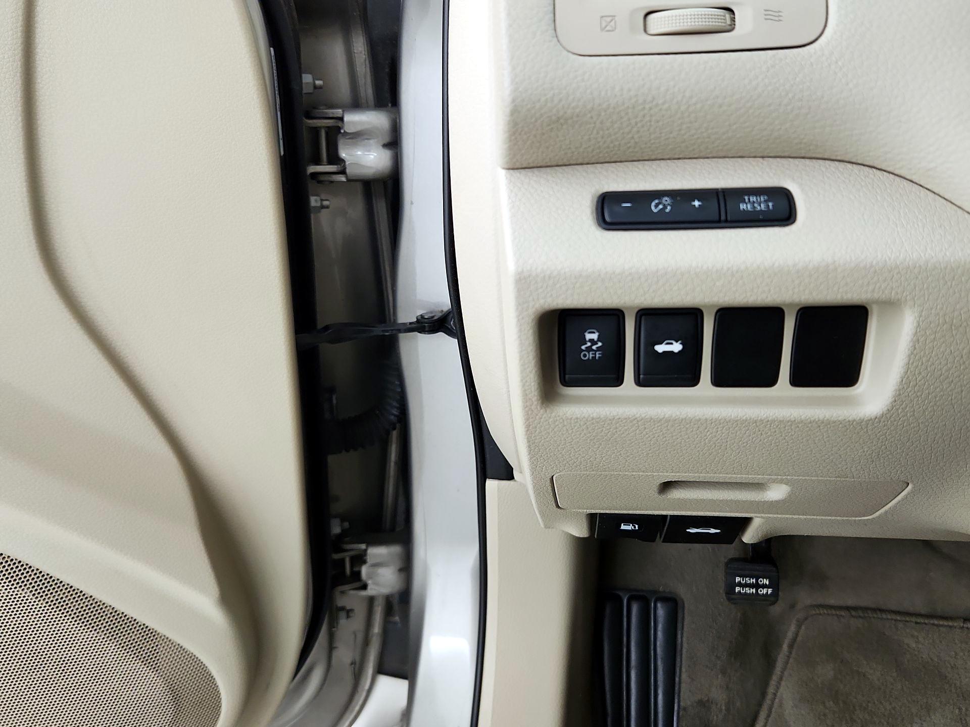 Thumbnail: 2014 Nissan Altima - 13