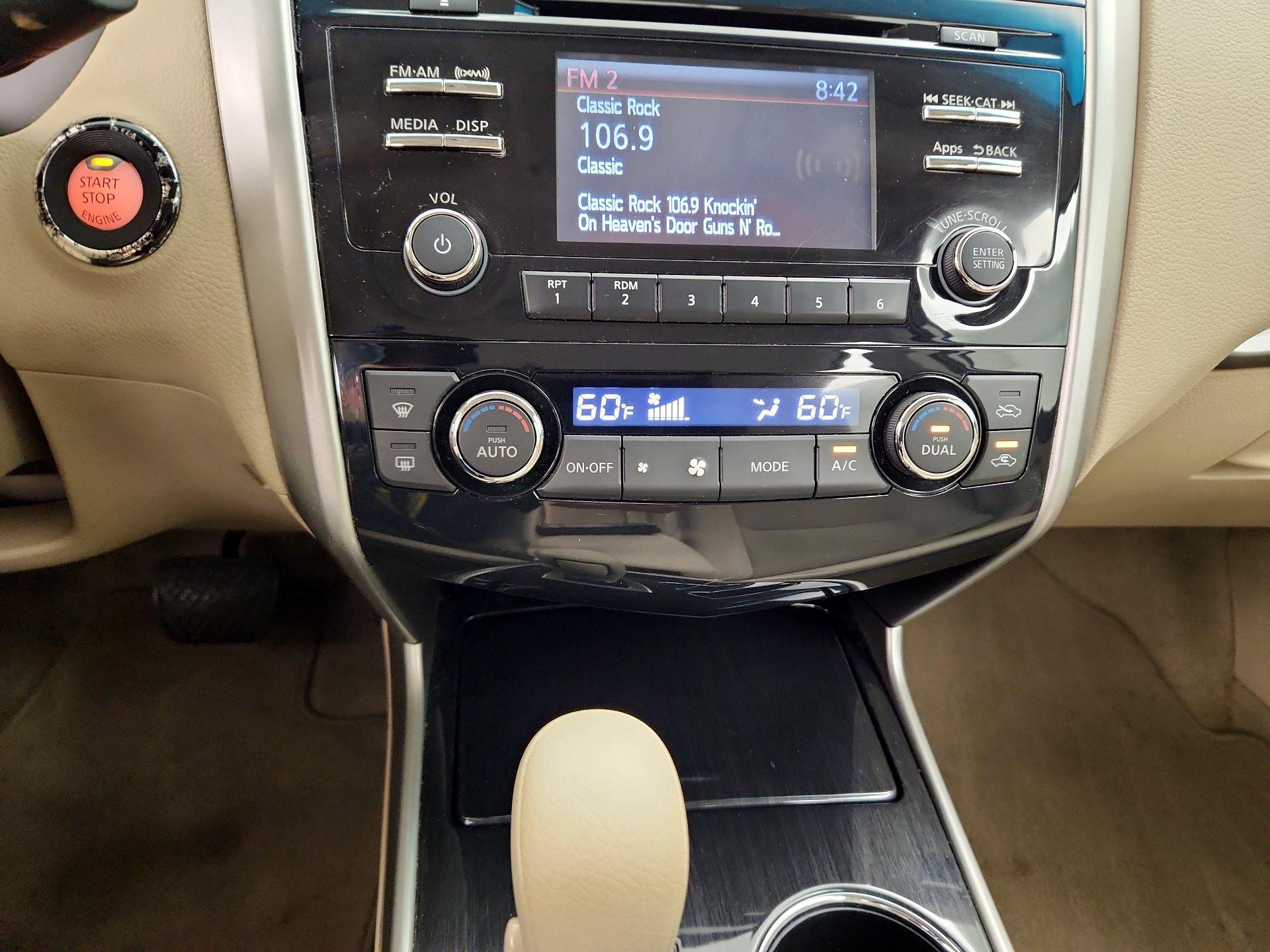 Thumbnail: 2014 Nissan Altima - 16