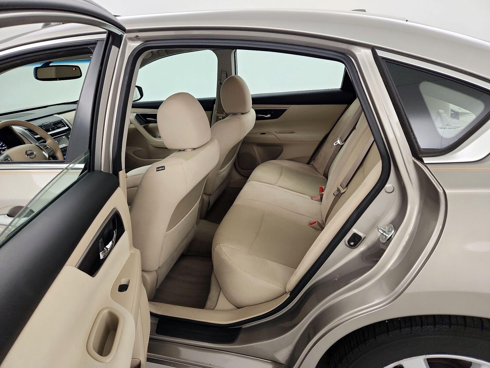 Thumbnail: 2014 Nissan Altima - 20