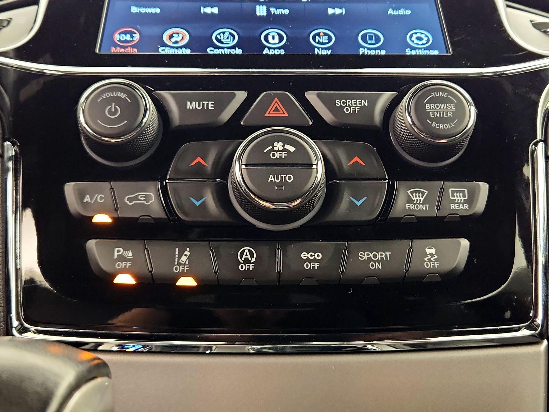 Thumbnail: 2020 Jeep Grand Cherokee - 17
