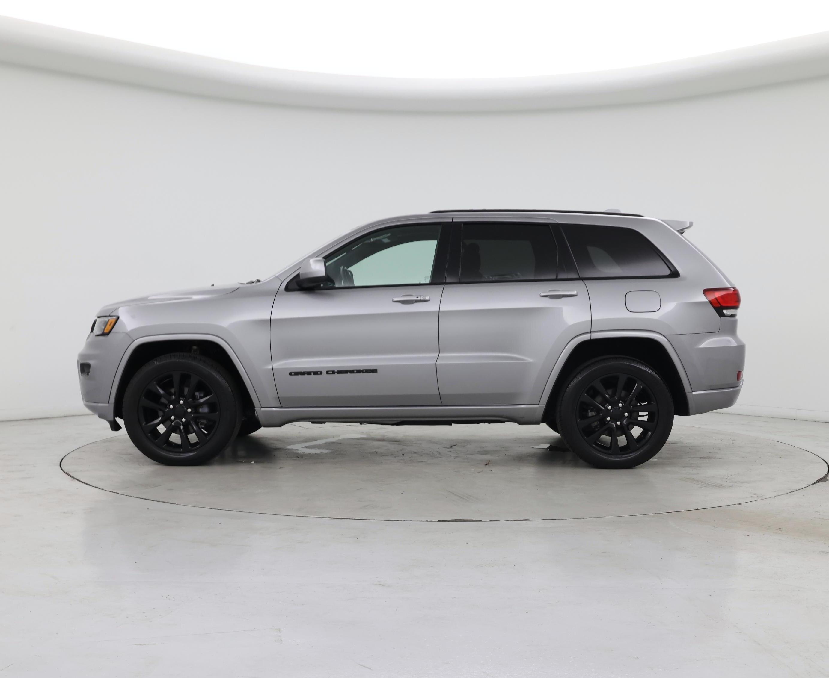 Thumbnail: 2020 Jeep Grand Cherokee - 3