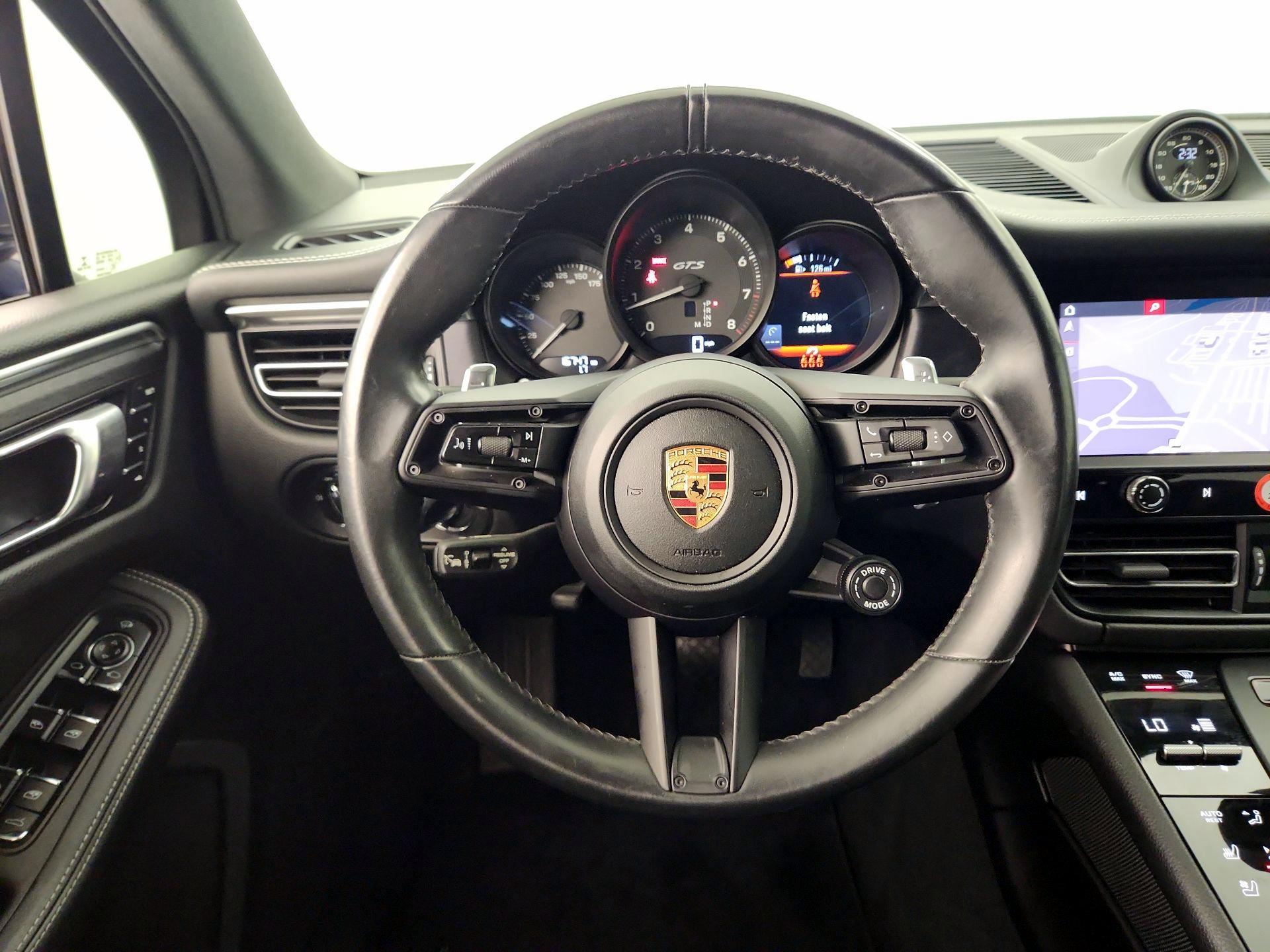 Thumbnail: 2022 Porsche Macan - 10