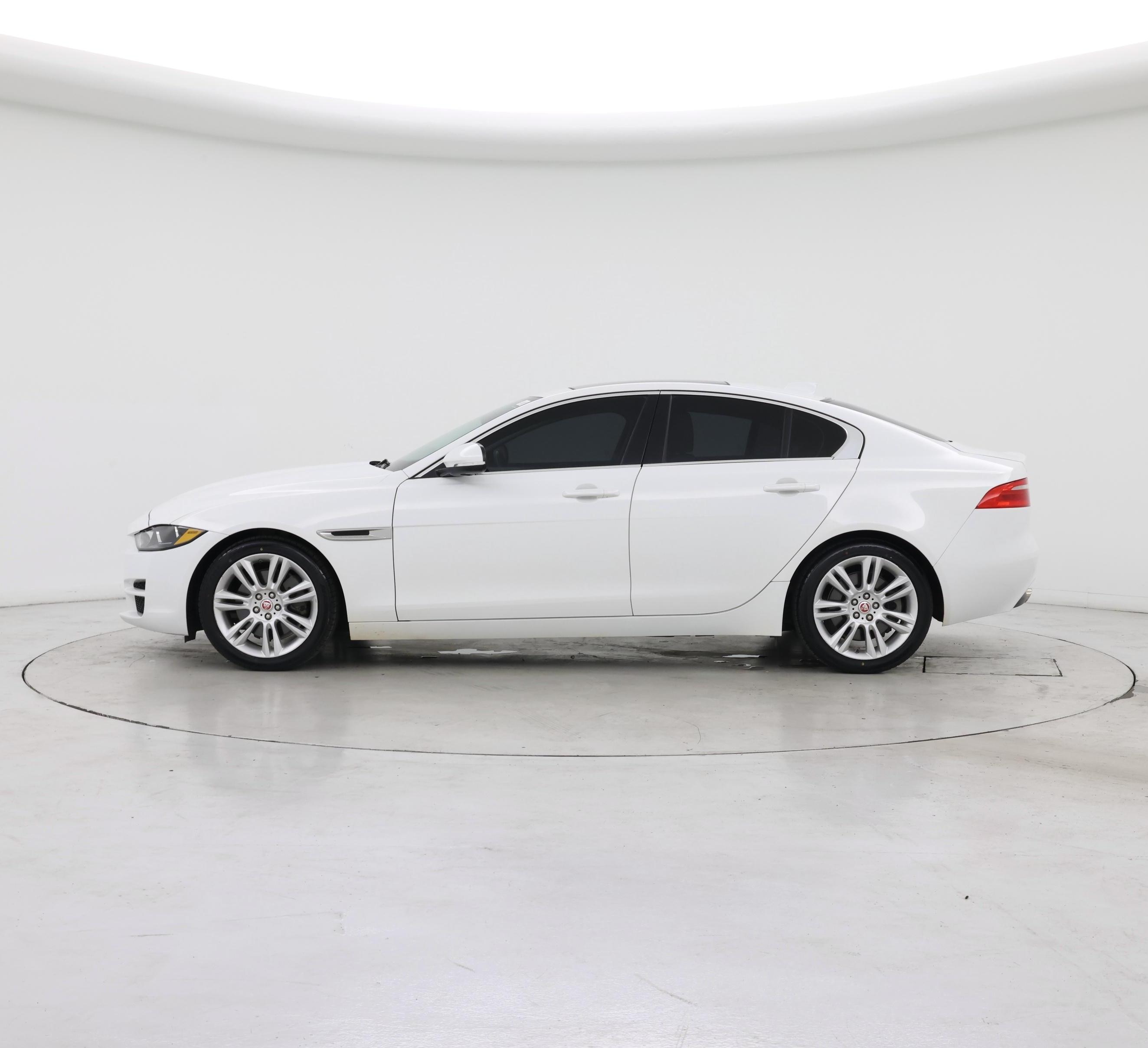 Thumbnail: 2019 Jaguar XE - 3