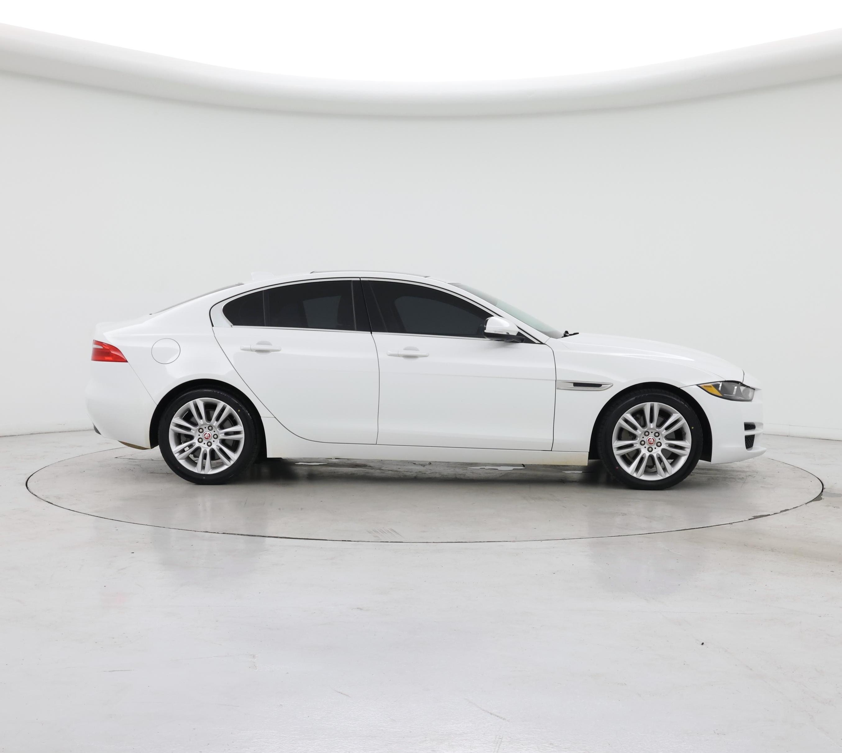 Thumbnail: 2019 Jaguar XE - 7